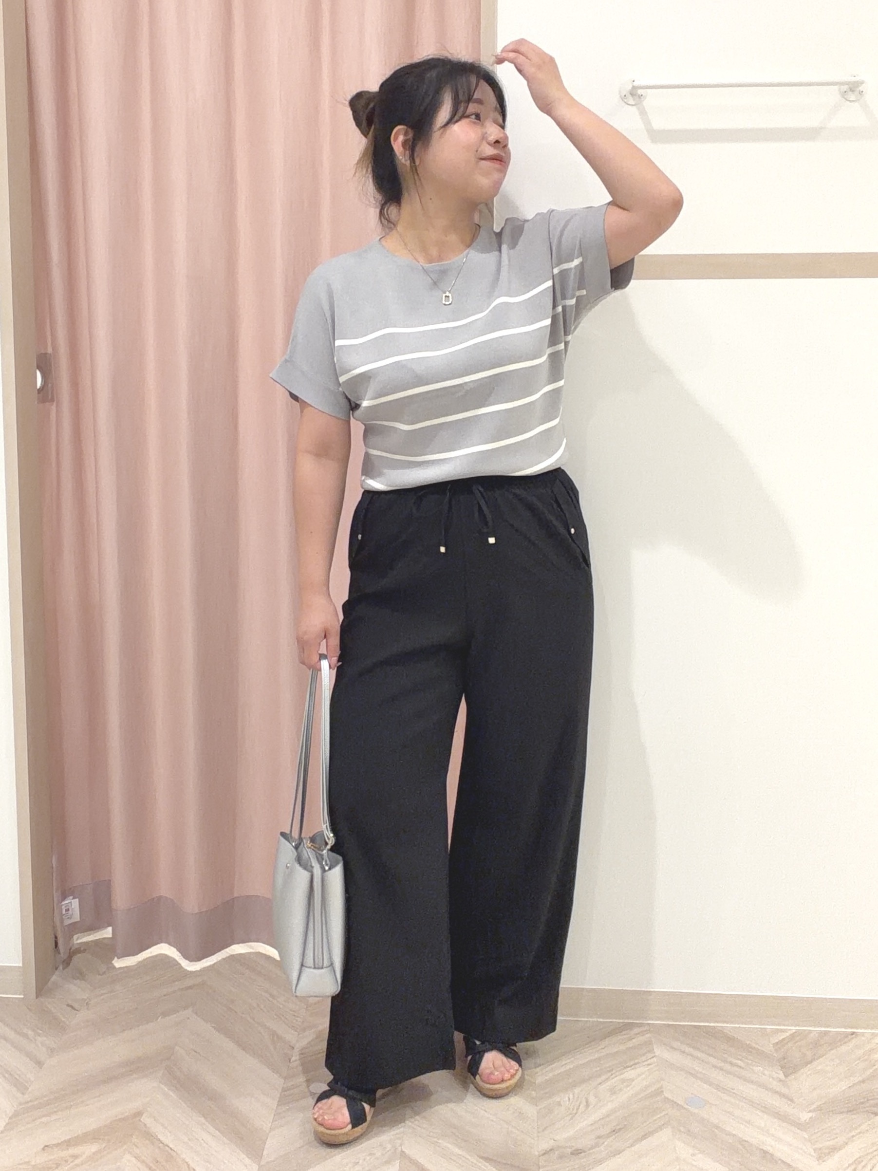 まちゃんなちゃんさんの「SHOO･LA･RUE｜【毎日洗える/UV】二の腕隠れる さらっとドルマン半袖ニット」を使ったコーディネート