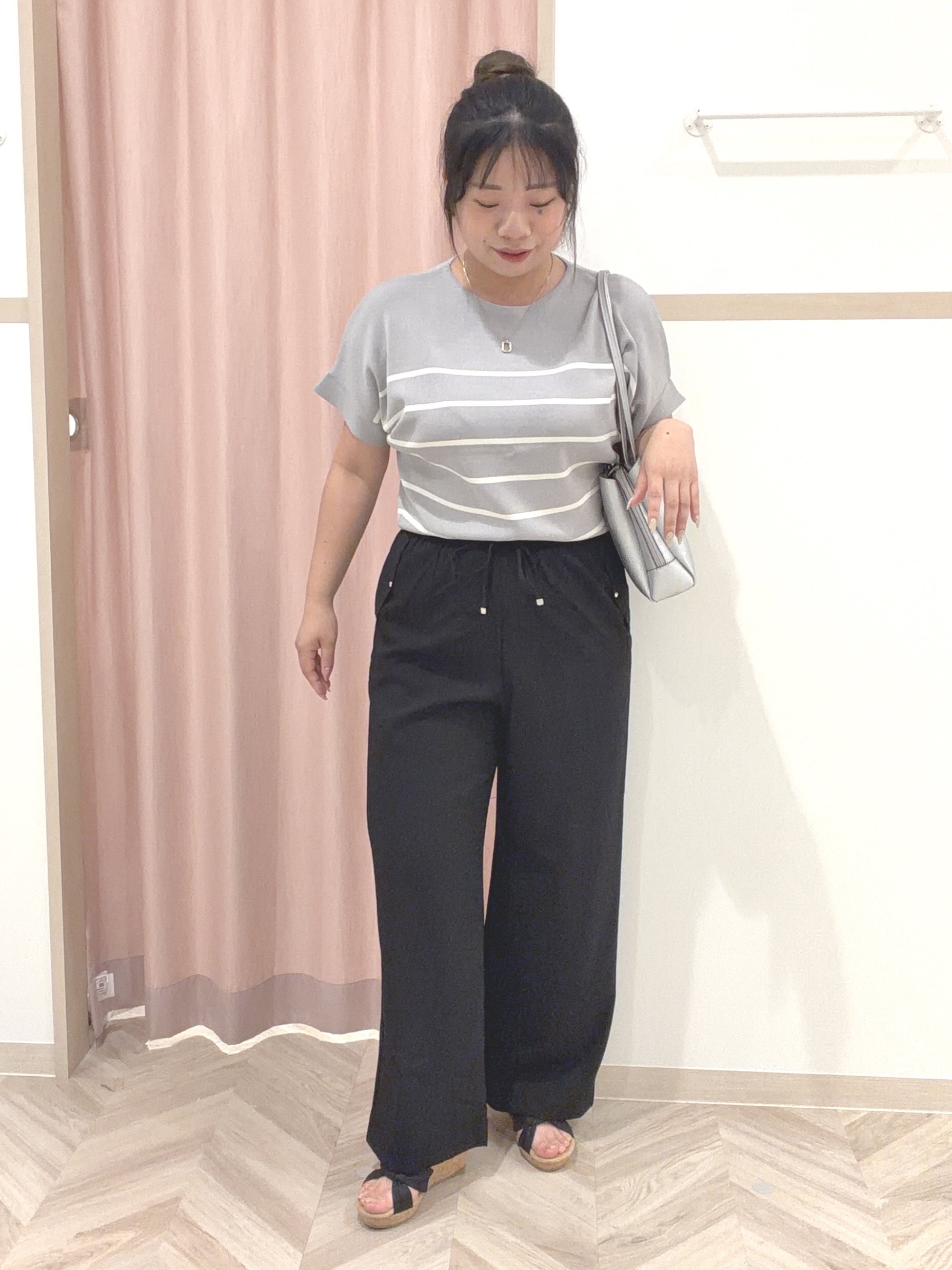まちゃんなちゃんさんの「SHOO･LA･RUE｜【毎日洗える/UV】二の腕隠れる さらっとドルマン半袖ニット」を使ったコーディネート