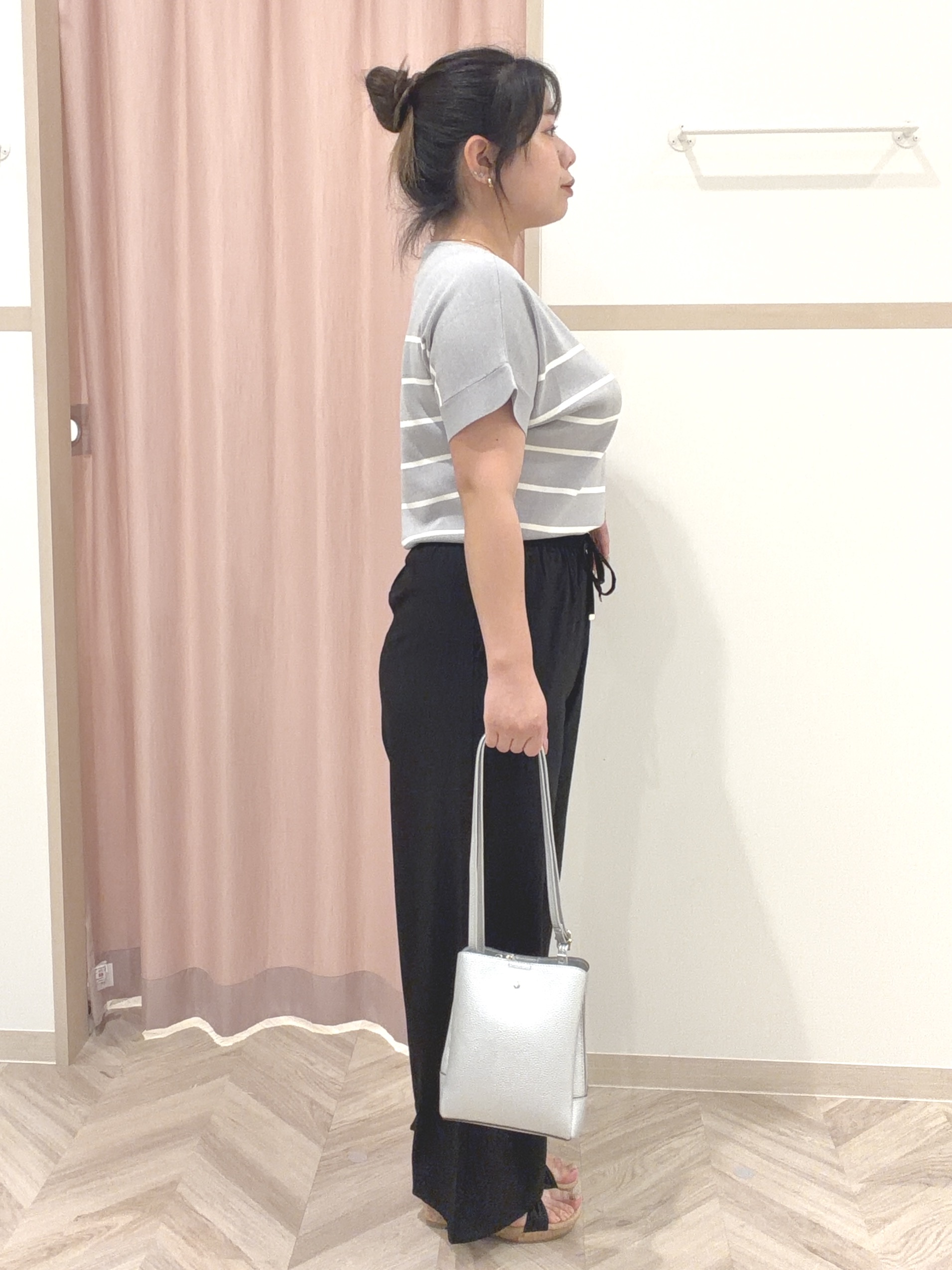 まちゃんなちゃんさんの「SHOO･LA･RUE｜【毎日洗える/UV】二の腕隠れる さらっとドルマン半袖ニット」を使ったコーディネート