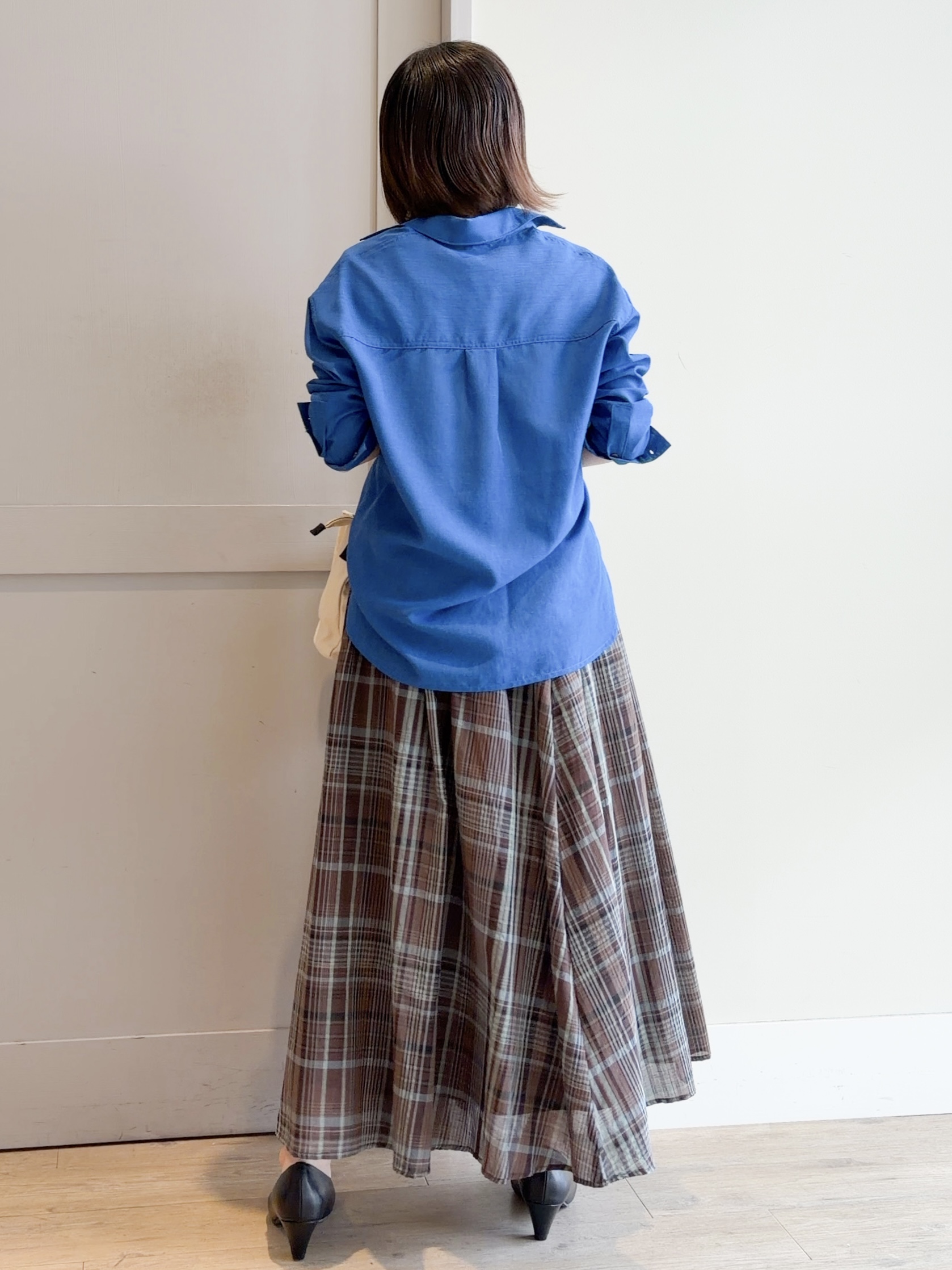 yamakoさんの「grove｜【洗濯機OK】朝晩の気温差に◎軽やかシアーシャツ」を使ったコーディネート
