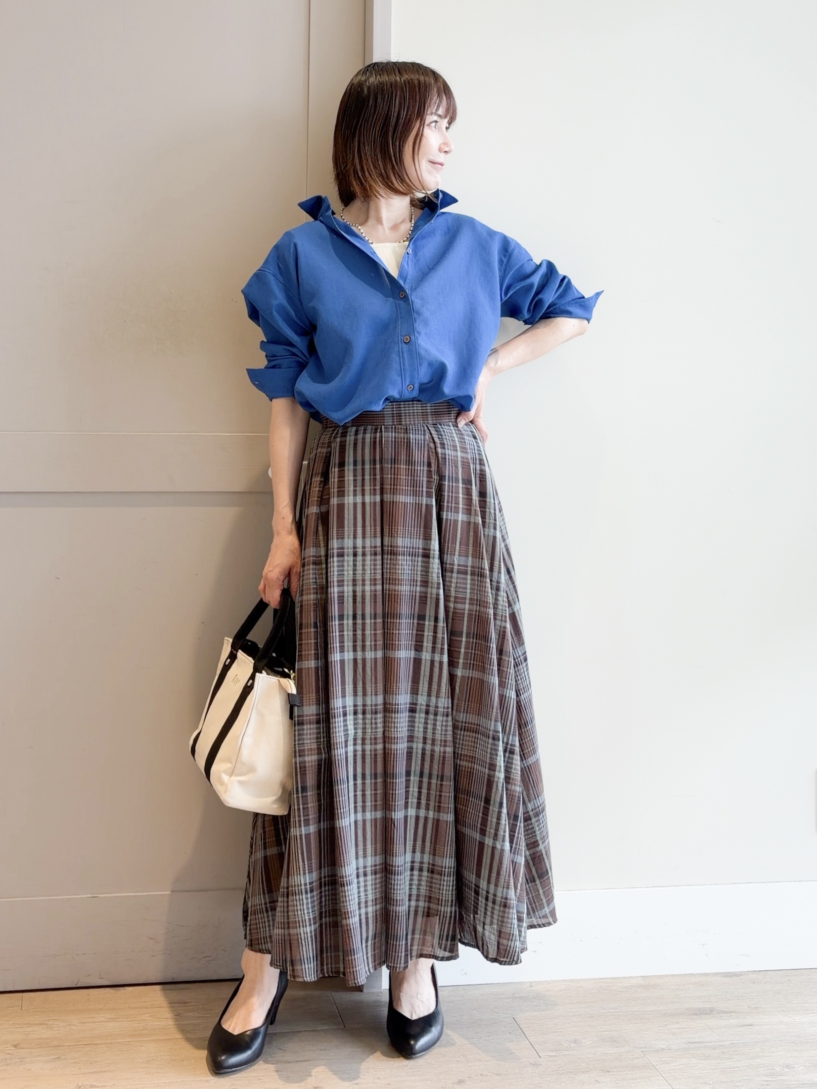 yamakoさんの「grove｜【洗濯機OK】朝晩の気温差に◎軽やかシアーシャツ」を使ったコーディネート