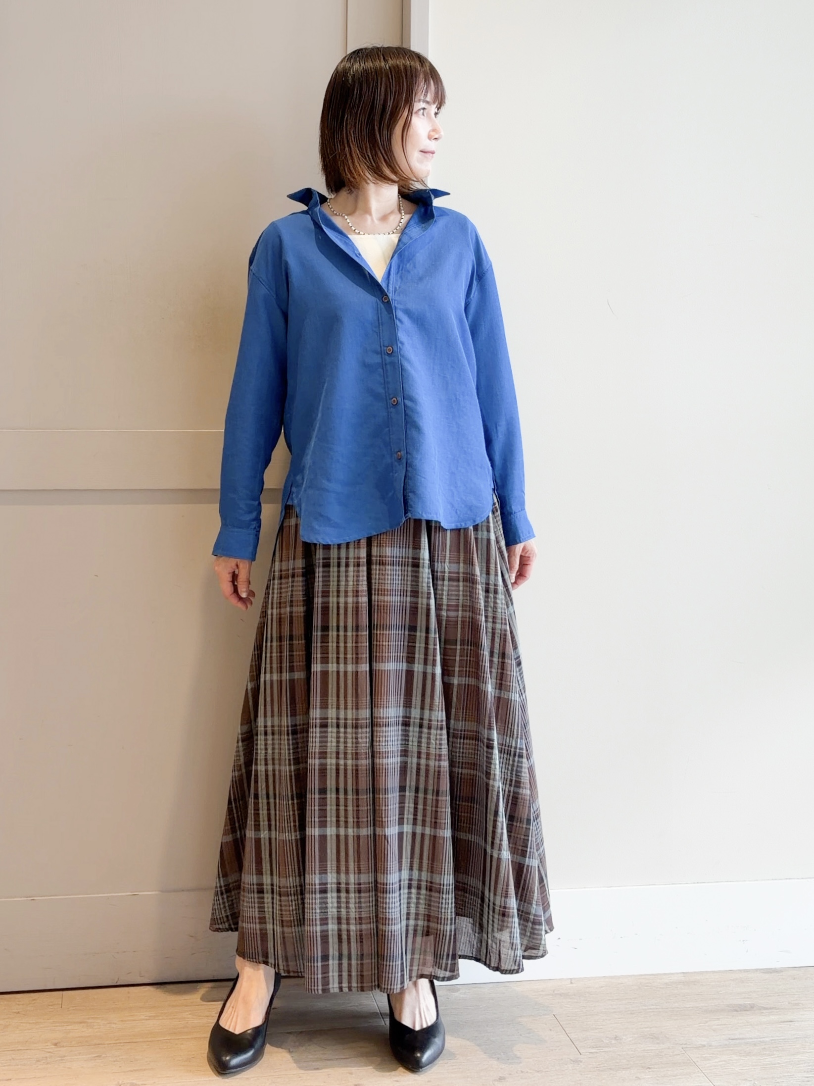 yamakoさんの「grove｜【洗濯機OK】朝晩の気温差に◎軽やかシアーシャツ」を使ったコーディネート