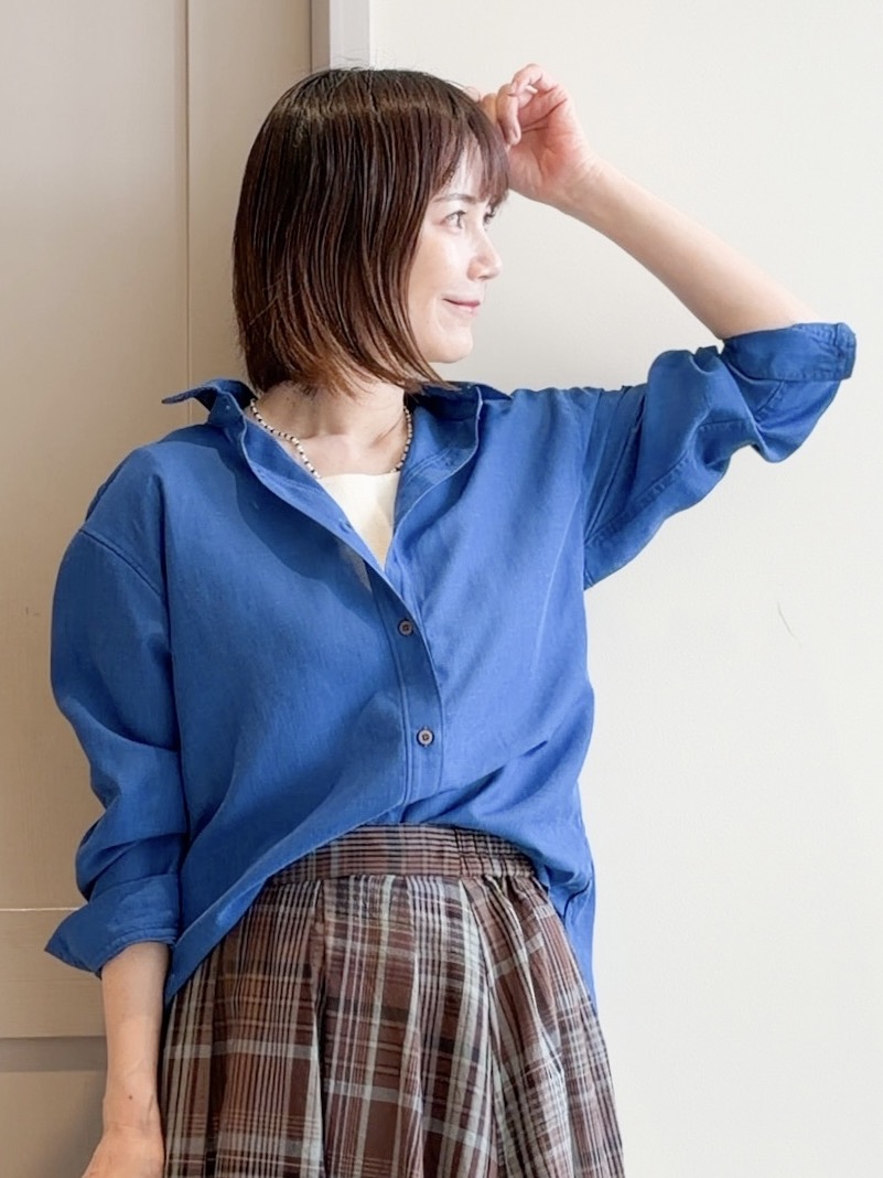 yamakoさんの「grove｜【洗濯機OK】朝晩の気温差に◎軽やかシアーシャツ」を使ったコーディネート
