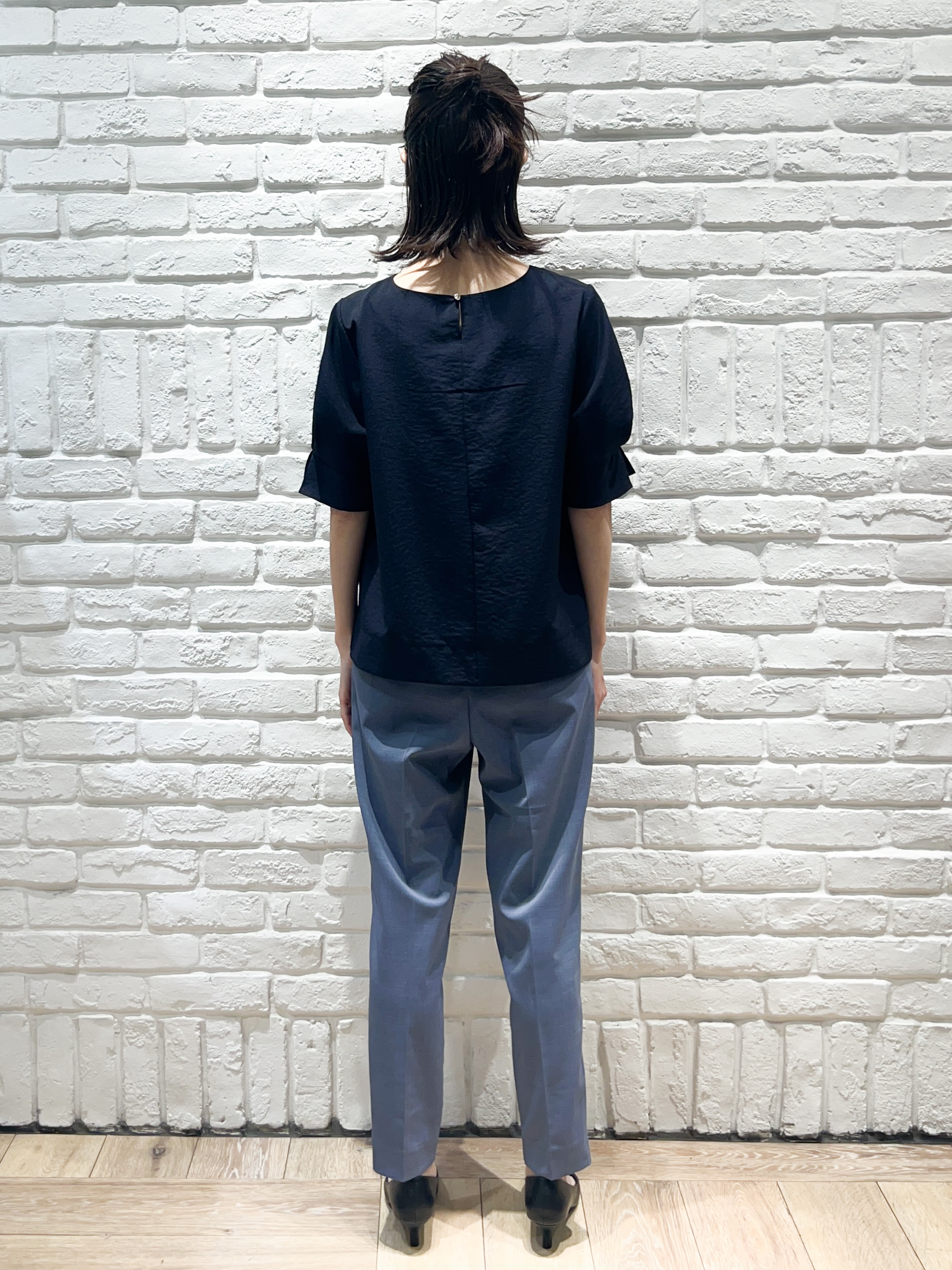ももちぃさんの「index｜【接触冷感／吸水速乾】タックパフスリーブブラウス《防シワ／洗濯機OK／XS～3L／8col》」を使ったコーディネート