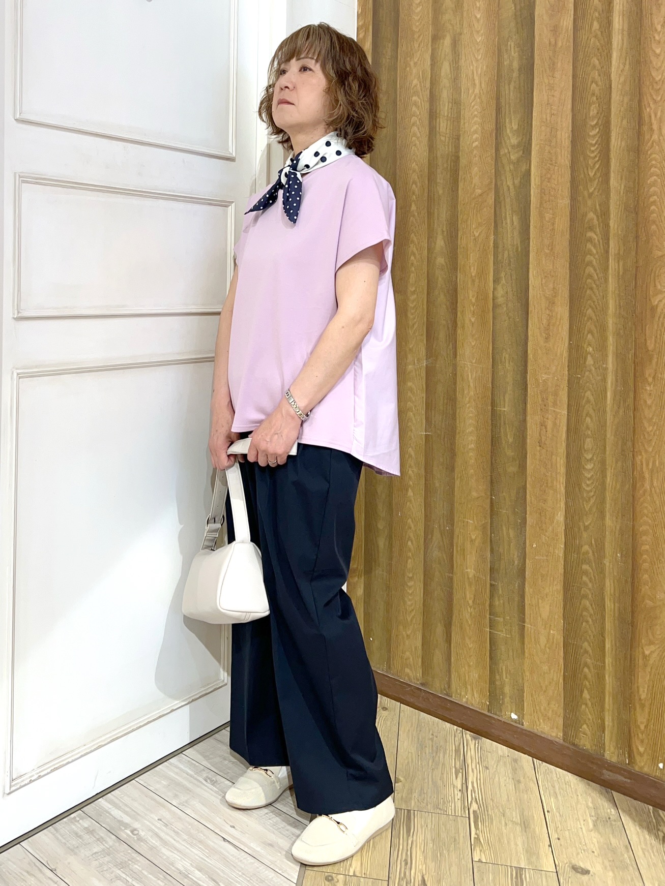 yuriyuriさんの「SHOO･LA･RUE｜【体型カバー/S-LL】インせず着られる 前後素材切替Tシャツ」を使ったコーディネート