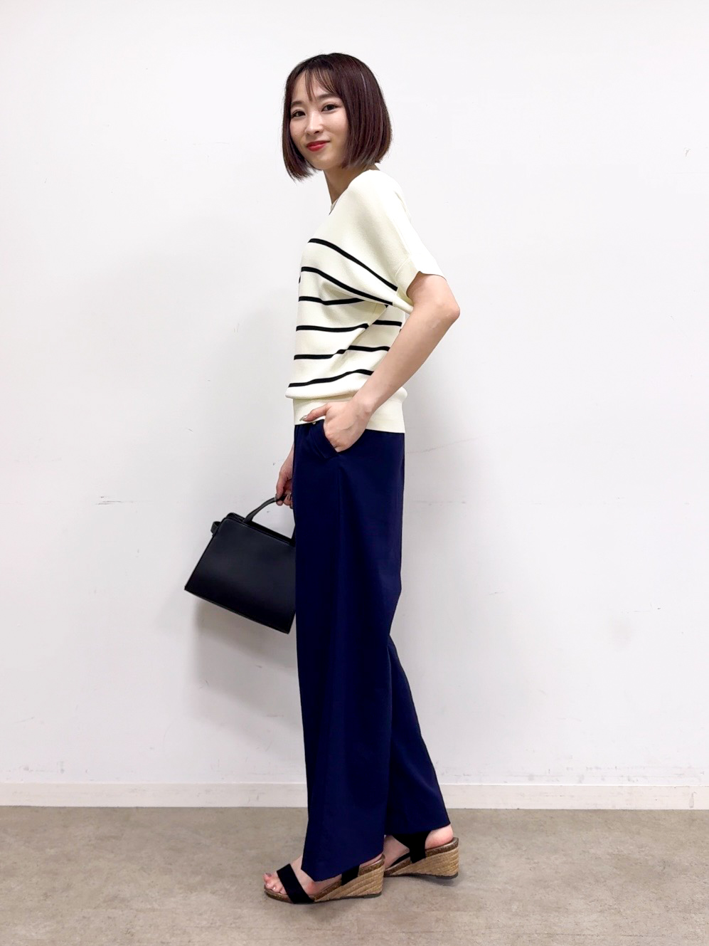 𝐜𝐡𝐢𝐤𝐚さんの「SHOO･LA･RUE｜【毎日洗える/UV】二の腕隠れる さらっとドルマン半袖ニット」を使ったコーディネート