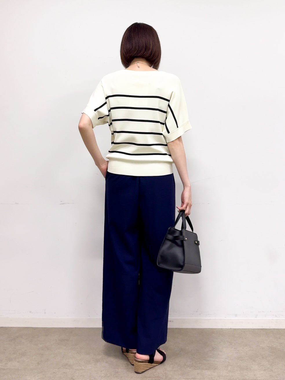 𝐜𝐡𝐢𝐤𝐚さんの「SHOO･LA･RUE｜【毎日洗える/UV】二の腕隠れる さらっとドルマン半袖ニット」を使ったコーディネート