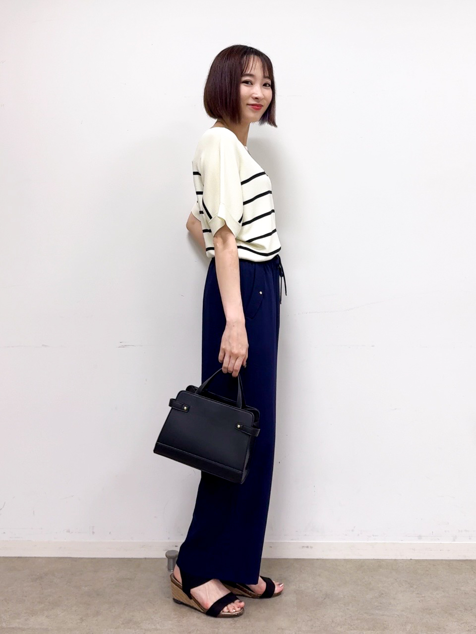 𝐜𝐡𝐢𝐤𝐚さんの「SHOO･LA･RUE｜【毎日洗える/UV】二の腕隠れる さらっとドルマン半袖ニット」を使ったコーディネート