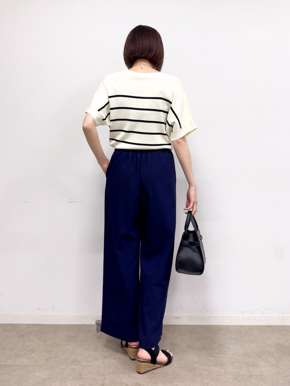 𝐜𝐡𝐢𝐤𝐚さんの「SHOO･LA･RUE｜【毎日洗える/UV】二の腕隠れる さらっとドルマン半袖ニット」を使ったコーディネート