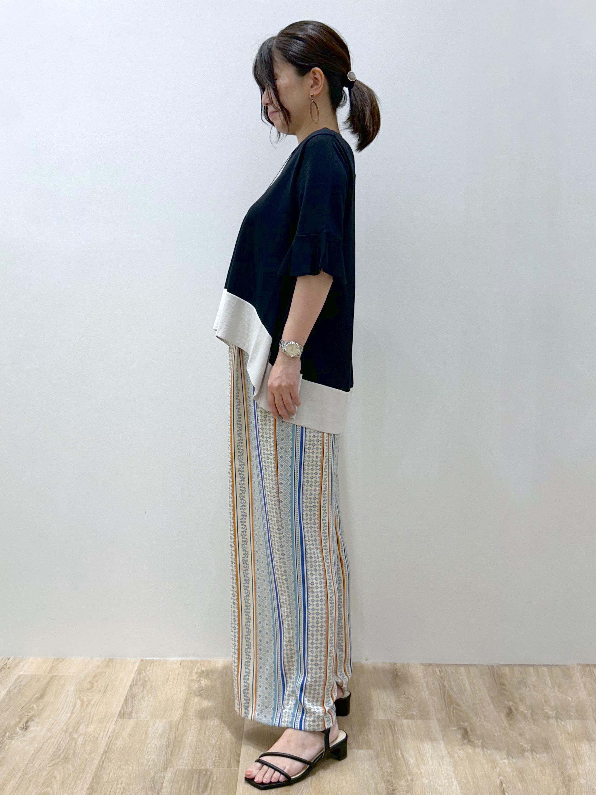 hiroさんの「OPAQUE.CLIP｜【UV／遮熱性】配色フレアシルエットニット《洗濯機OK》」を使ったコーディネート