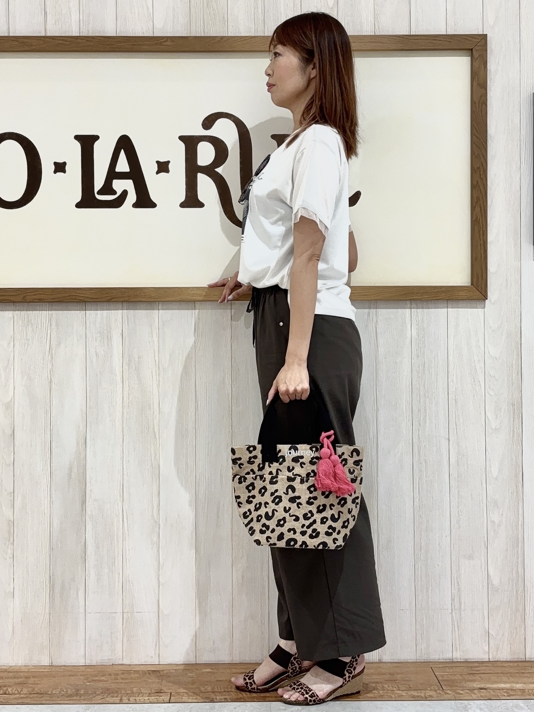 みきぽんさんの「SHOO･LA･RUE｜【ひんやり/S-LL/洗濯機可】色・柄選べる お袖チュールレイヤード プリントアソートTシャツ」を使ったコーディネート