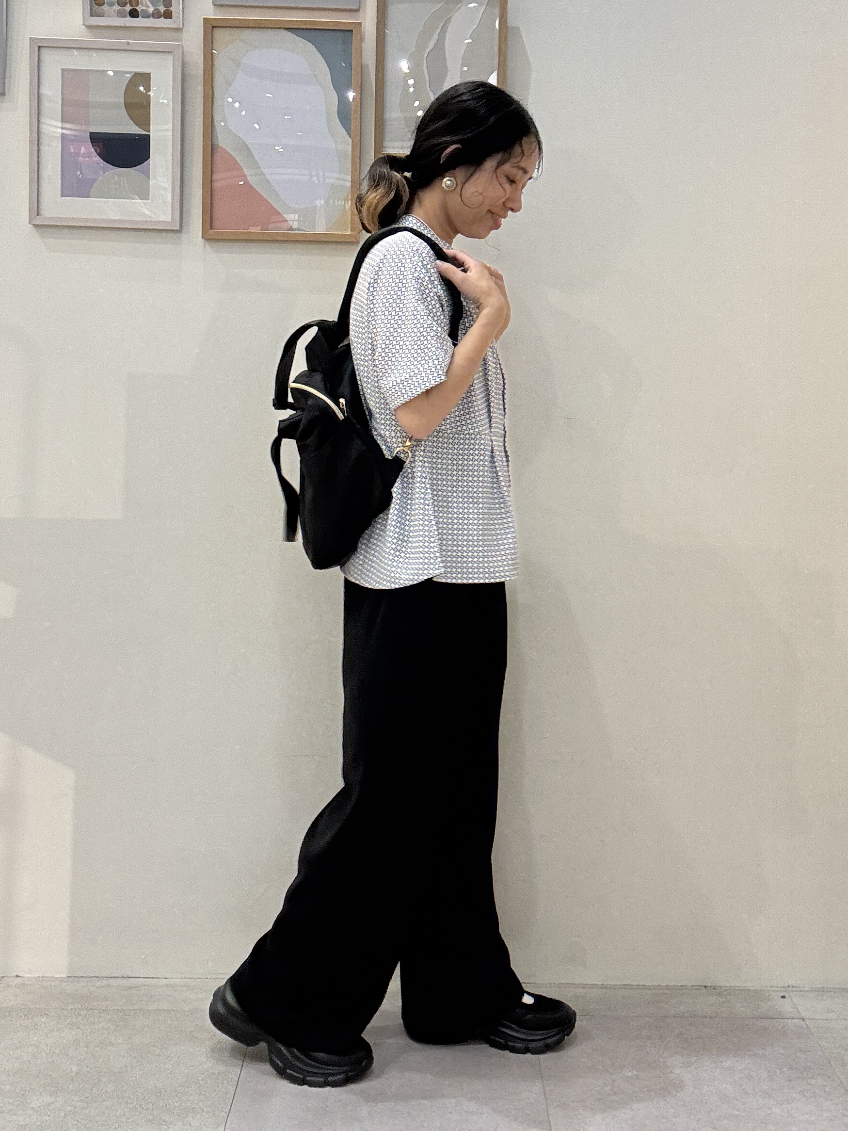 たけぴさんの「SHOO･LA･RUE｜【UV/通勤】洗濯後しわになりにくい インしない ウエストタックペプラムブラウス」を使ったコーディネート