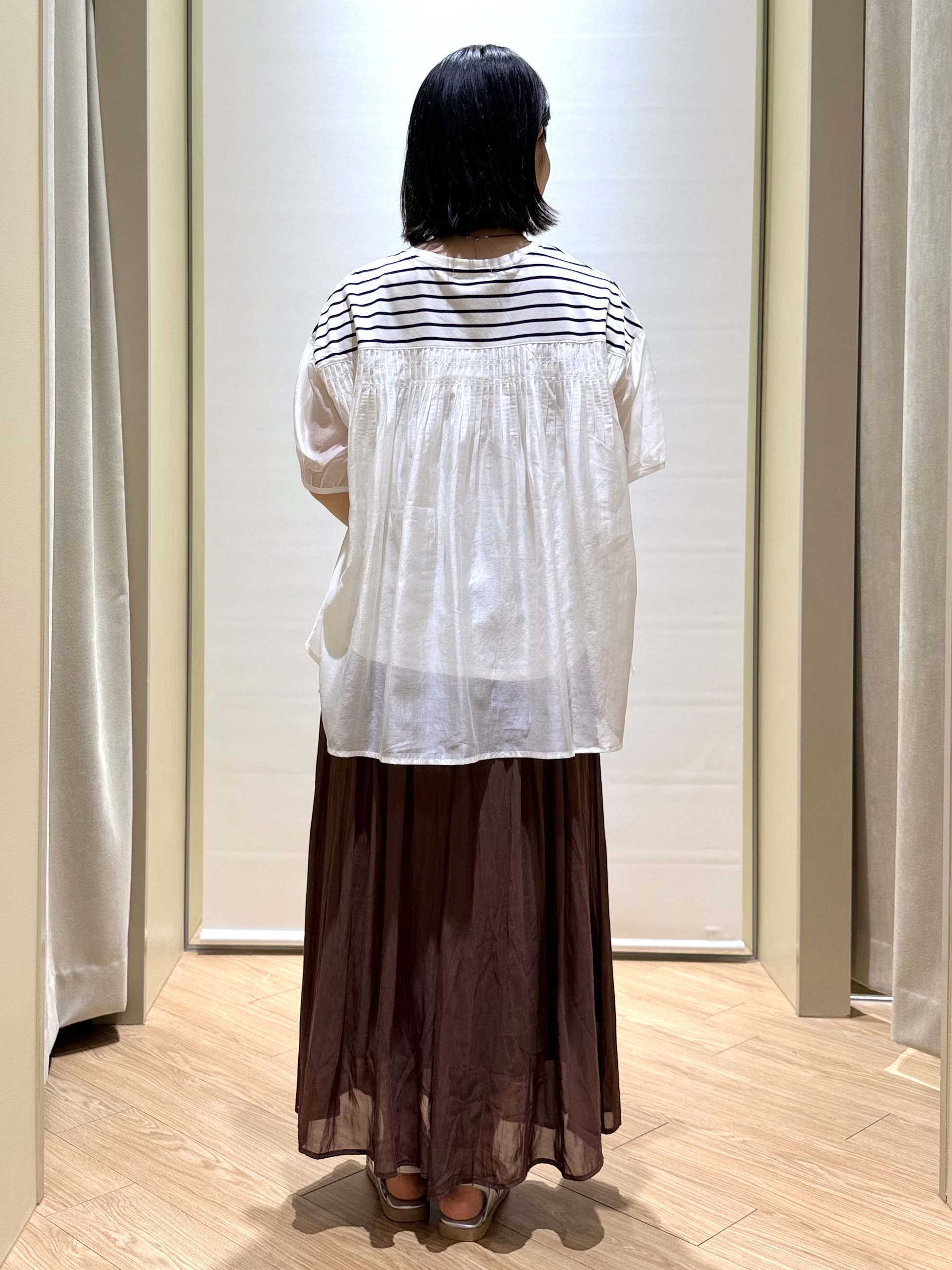 あんりさんの「grove｜【UVカット】体型カバー叶う、バックプリーツTシャツ」を使ったコーディネート