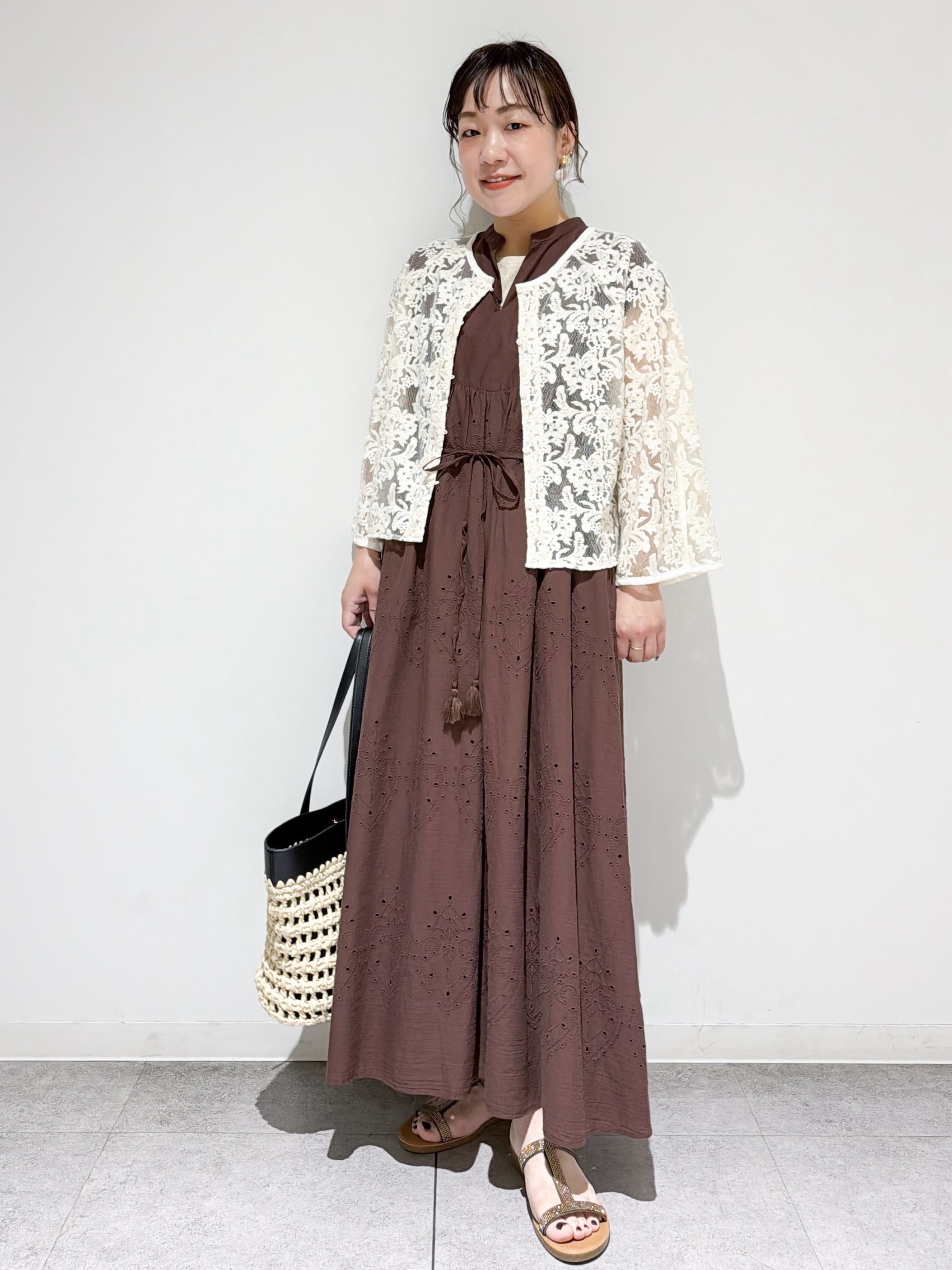 すずママさんの「OPAQUE.CLIP｜刺繍レースショートブラウス【洗える】」を使ったコーディネート
