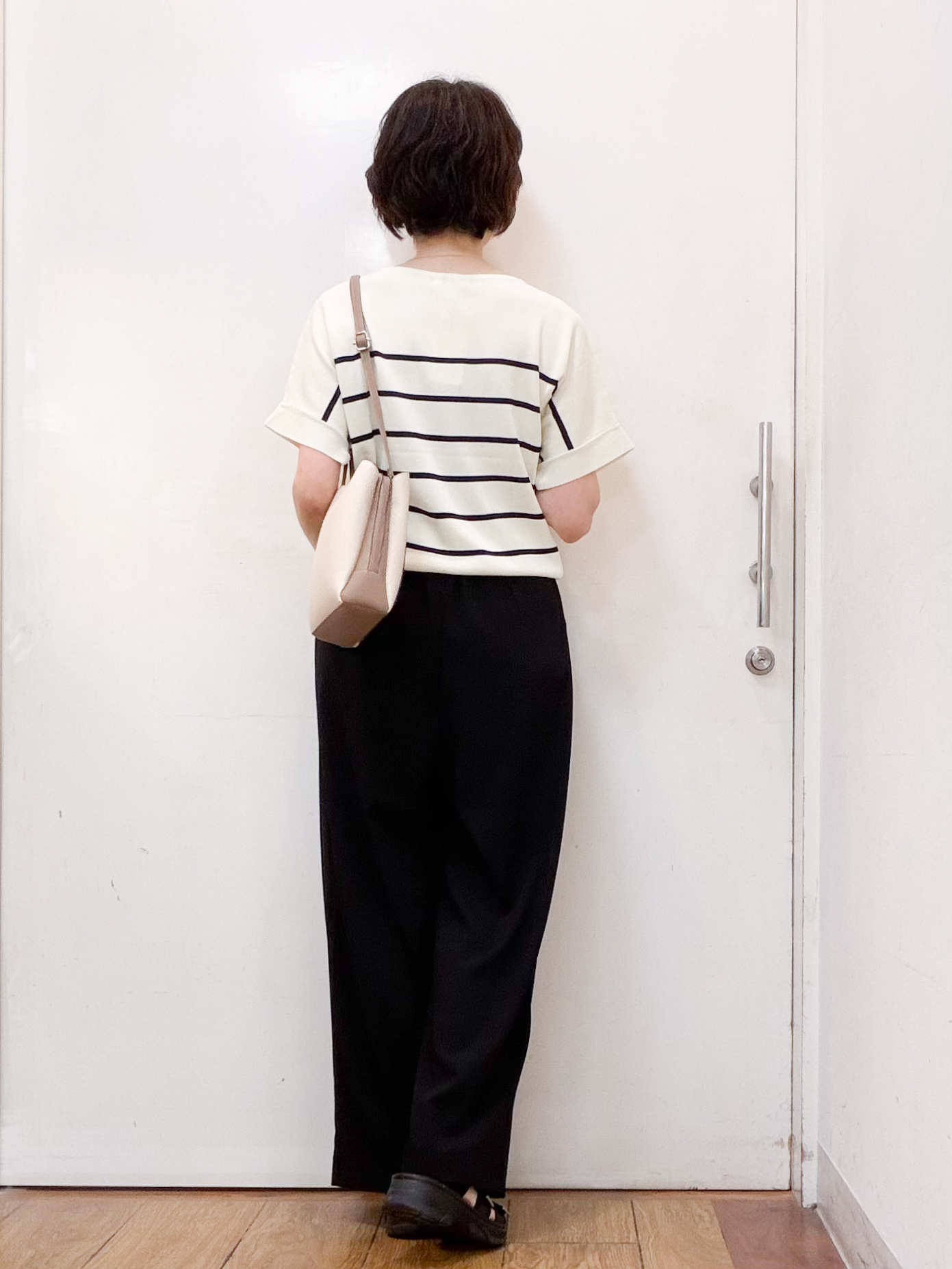 みぃさんの「SHOO･LA･RUE｜【毎日洗える/UV】二の腕隠れる さらっとドルマン半袖ニット」を使ったコーディネート