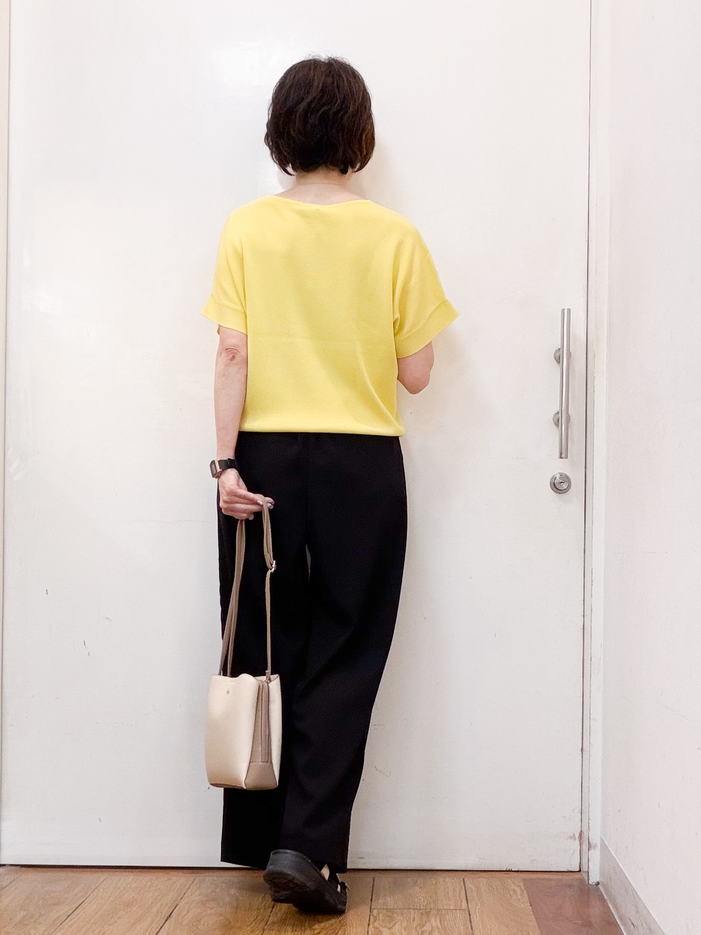みぃさんの「SHOO･LA･RUE｜【毎日洗える/UV】二の腕隠れる さらっとドルマン半袖ニット」を使ったコーディネート