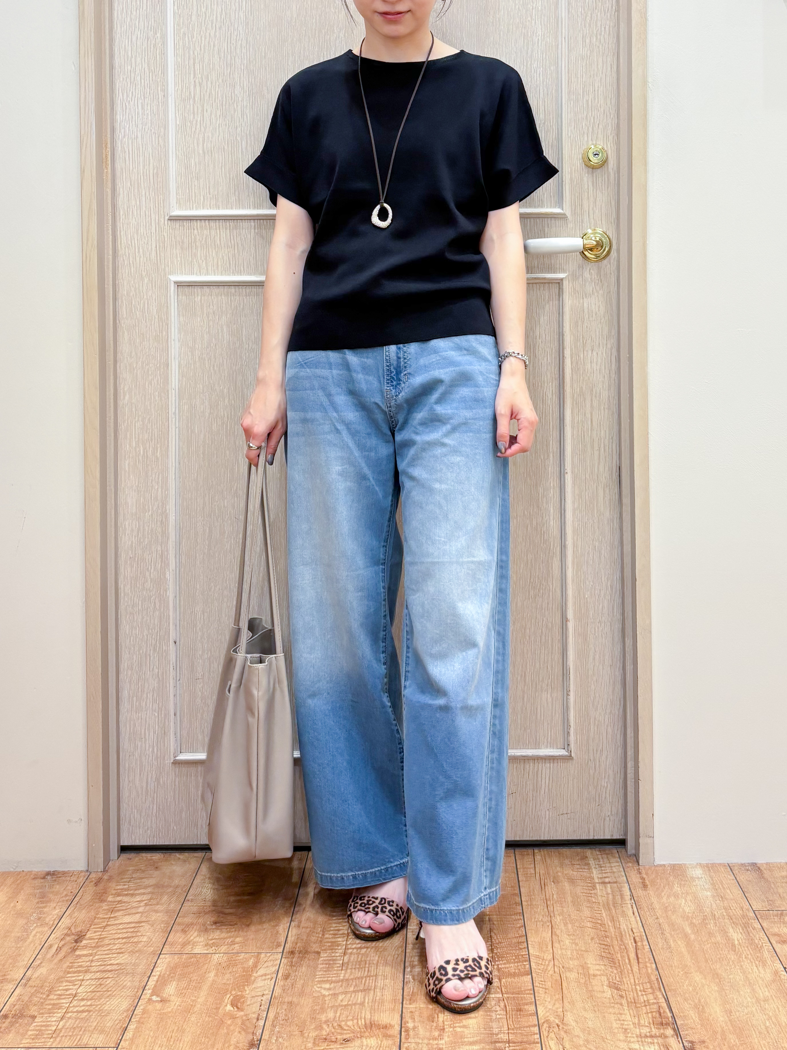 なみさんの「SHOO･LA･RUE｜【毎日洗える/UV】二の腕隠れる さらっとドルマン半袖ニット」を使ったコーディネート