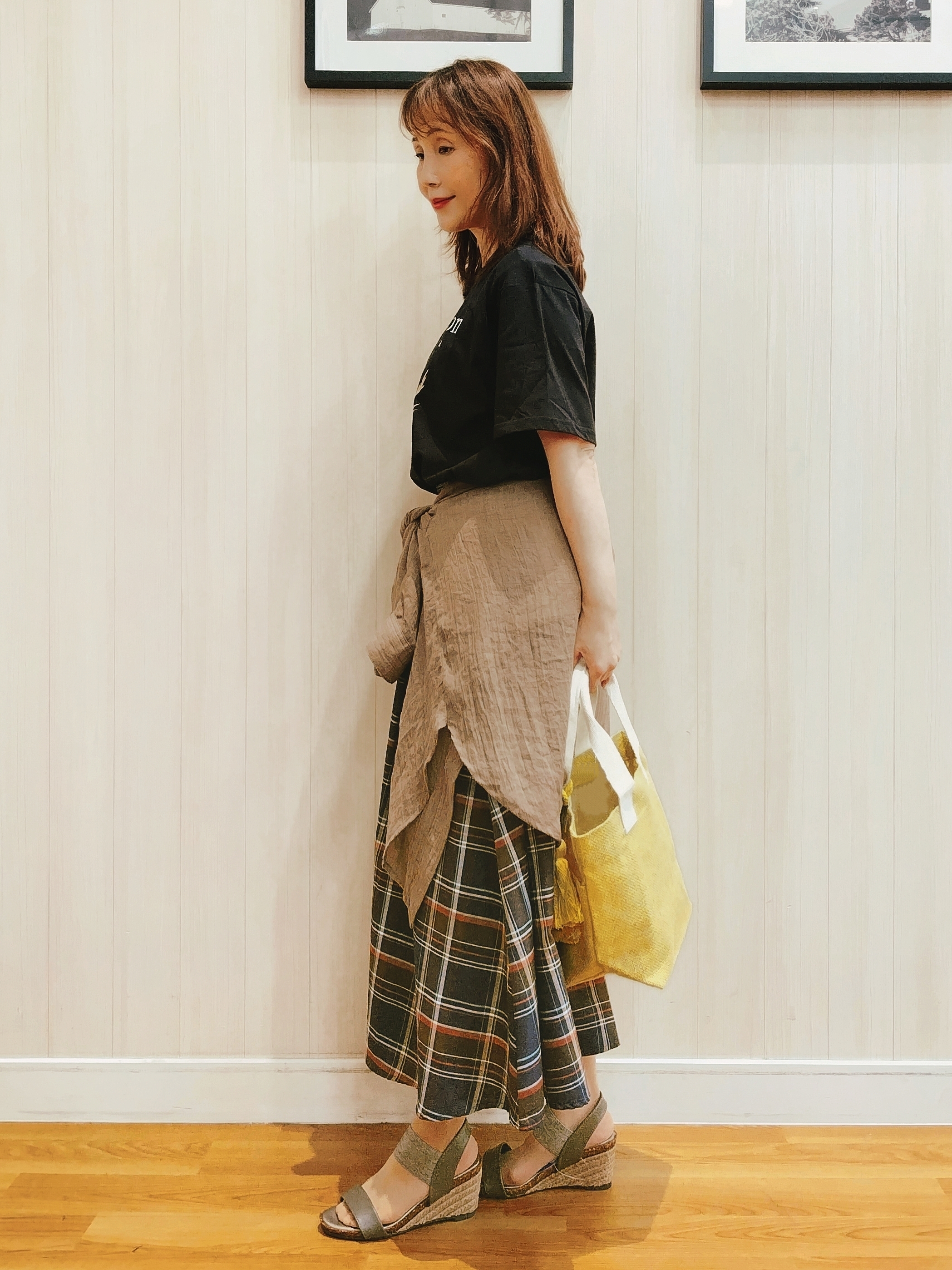 yseさんの「SHOO･LA･RUE｜【洗濯機可/S-LL】夏に快適サラサラ感 大人のプリントTシャツ」を使ったコーディネート