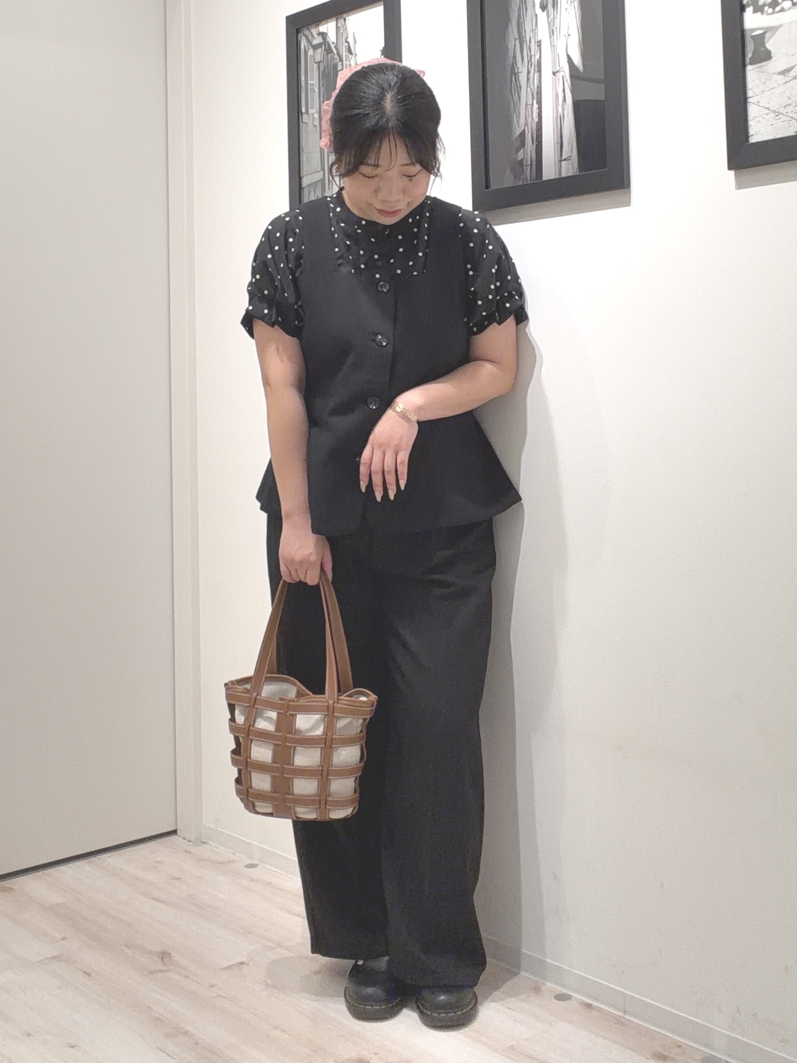 まちゃんなちゃんさんの「SHOO･LA･RUE｜【洗濯機可／洗濯後しわになりにくい】大人の甘さをプラスする ドット柄袖タックブラウス」を使ったコーディネート