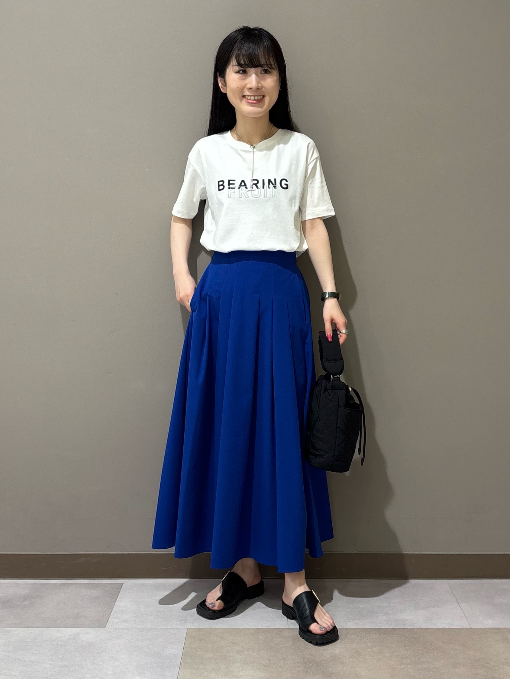 KEIKOさんの「INDIVI｜【接触冷感／洗える／2WAY】ドロスト付 シアーシャンブレーシャツ」を使ったコーディネート