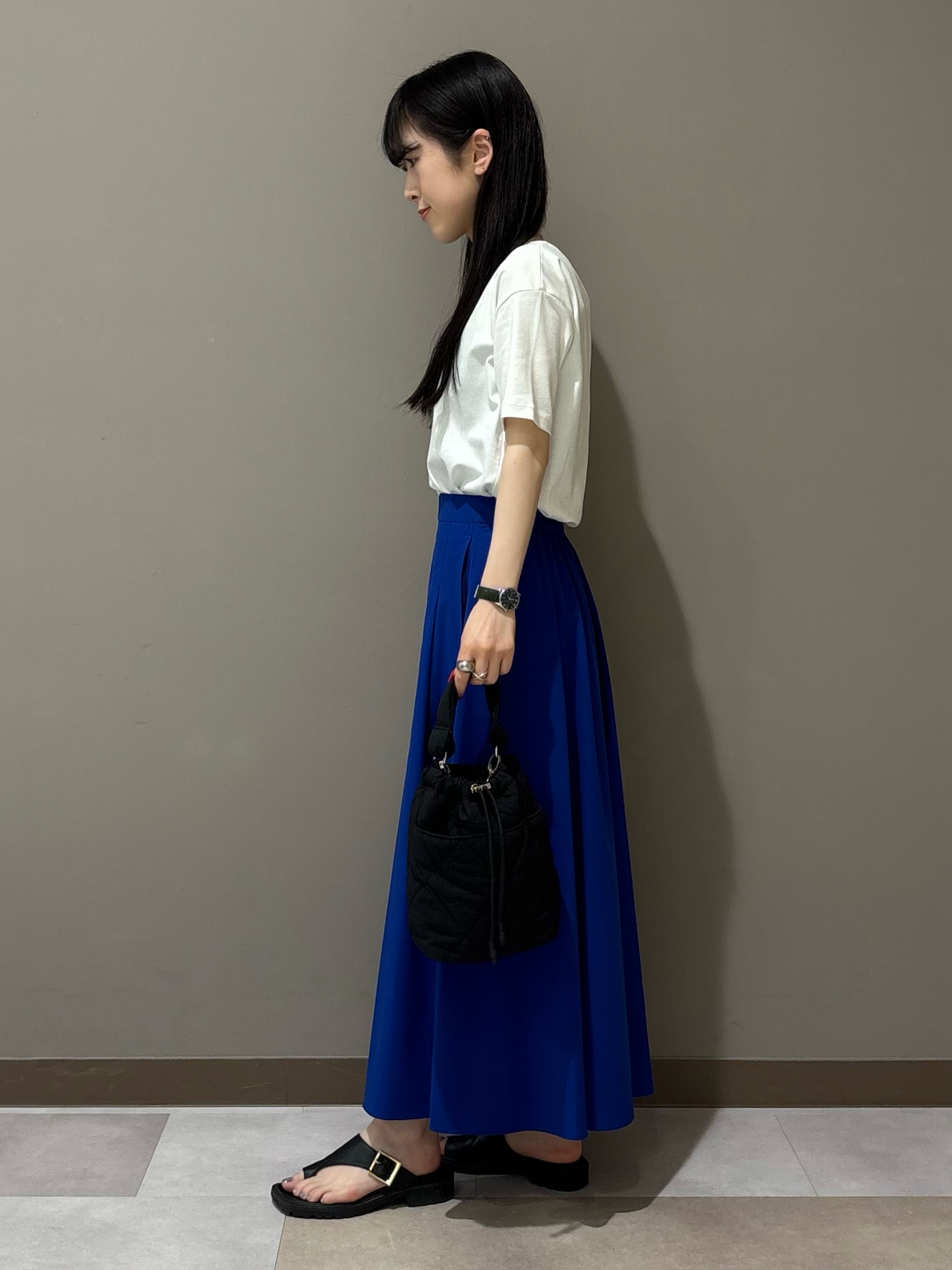 KEIKOさんの「INDIVI｜【接触冷感／洗える／2WAY】ドロスト付 シアーシャンブレーシャツ」を使ったコーディネート