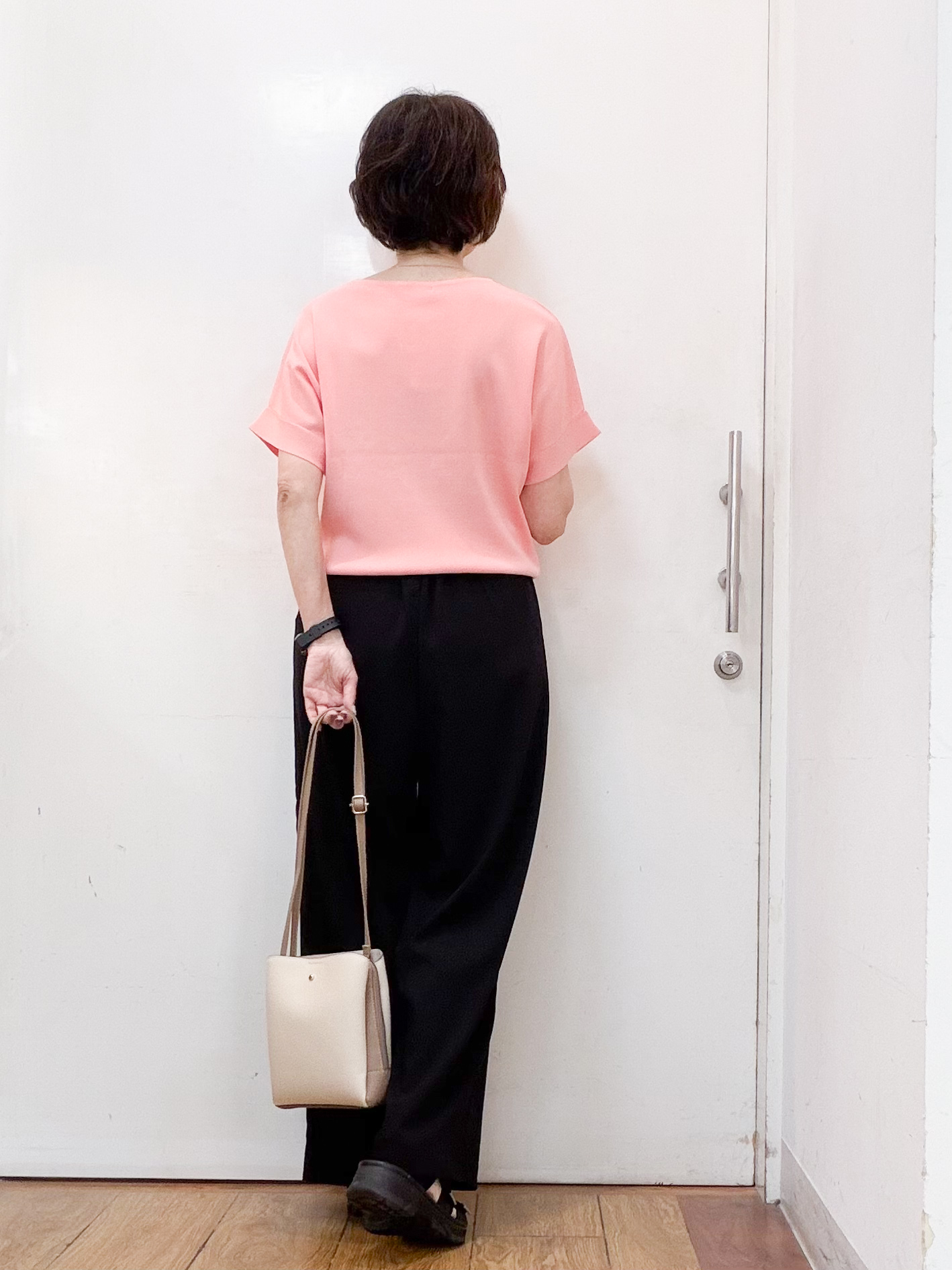 みぃさんの「SHOO･LA･RUE｜【毎日洗える/UV】二の腕隠れる さらっとドルマン半袖ニット」を使ったコーディネート