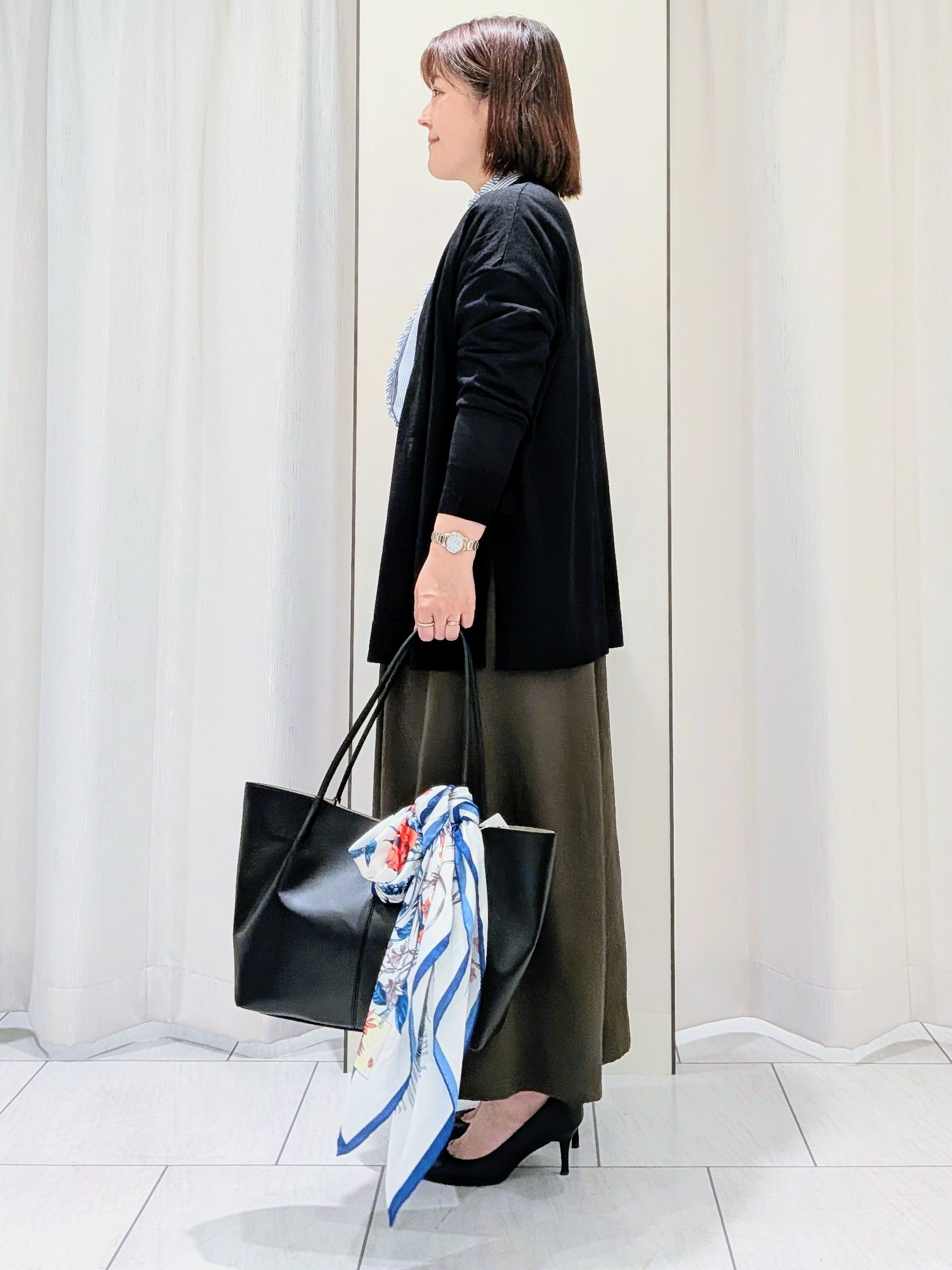 Onumaさんの「UNTITLED｜【接触冷感/通気性/洗える】スタンドカラーフリルブラウス」を使ったコーディネート