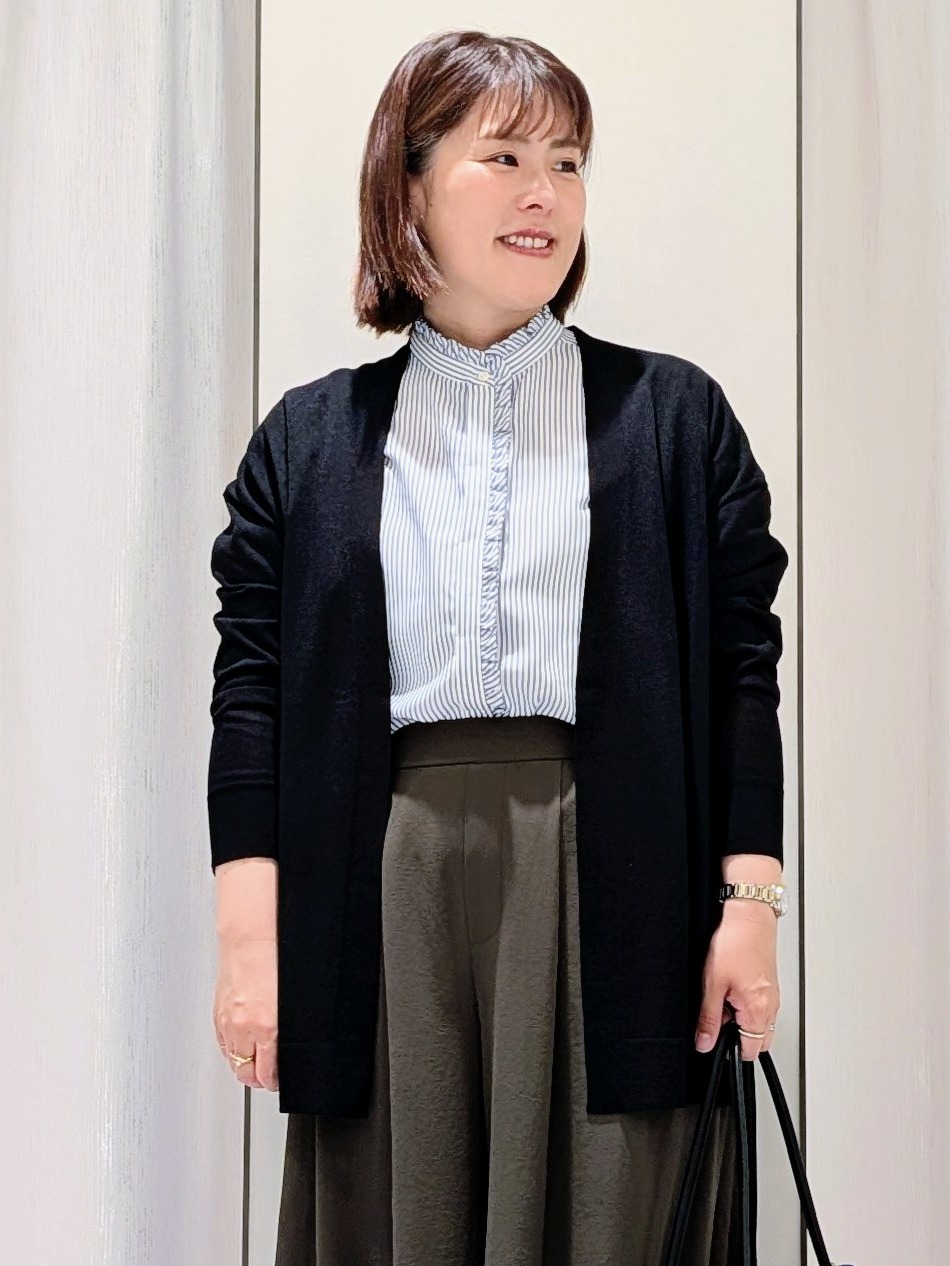 Onumaさんの「UNTITLED｜【接触冷感/通気性/洗える】スタンドカラーフリルブラウス」を使ったコーディネート