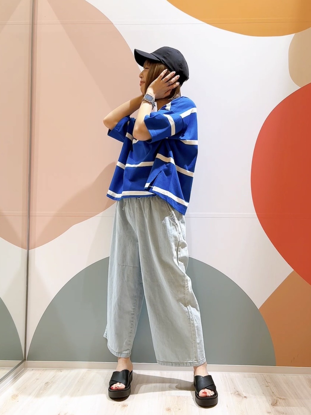 長男さんの「SHOO･LA･RUE｜【S-LL】涼しげで爽やか 太ボーダー斜め切り替えTシャツ」を使ったコーディネート