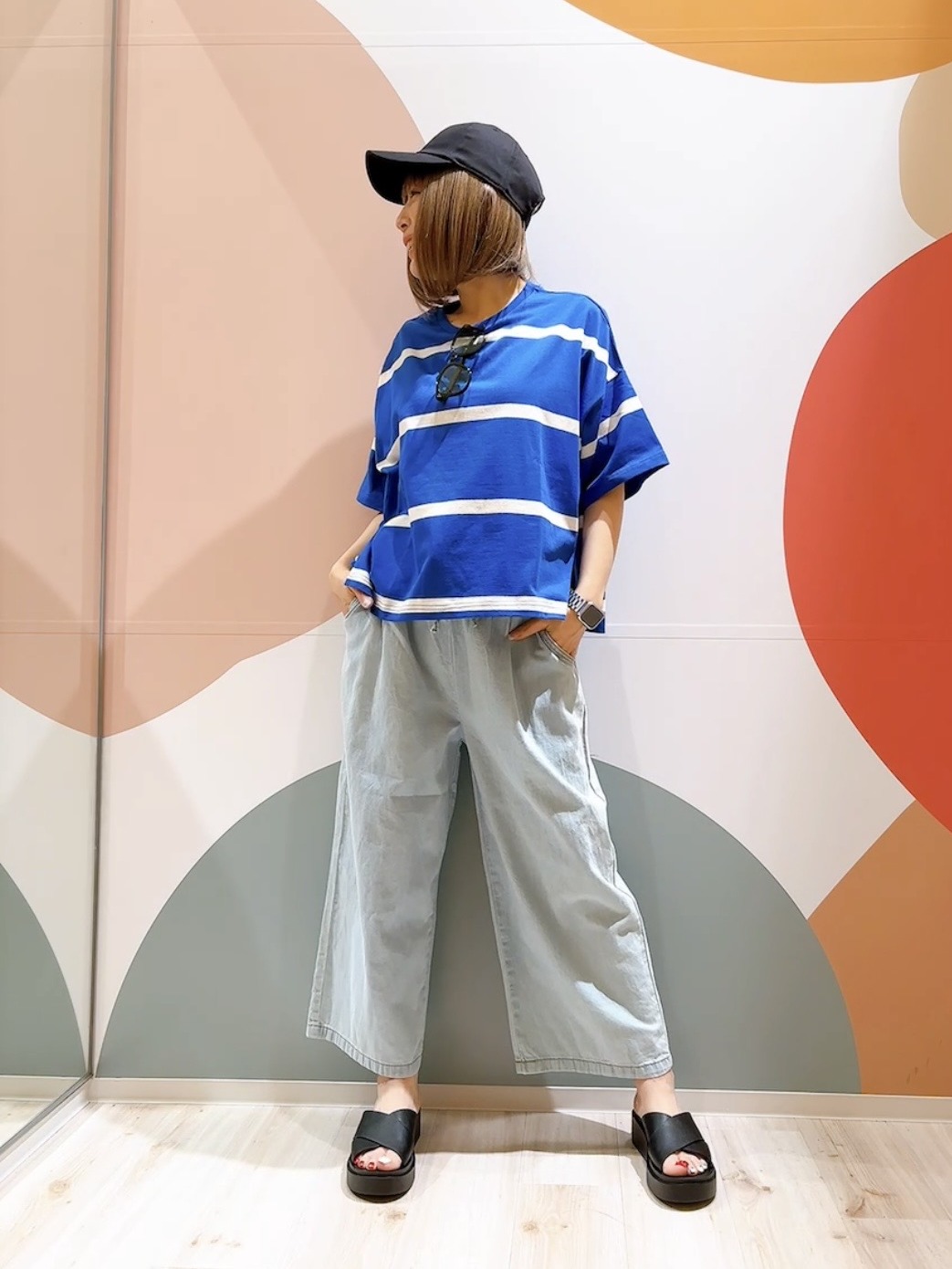 長男さんの「SHOO･LA･RUE｜【S-LL】涼しげで爽やか 太ボーダー斜め切り替えTシャツ」を使ったコーディネート