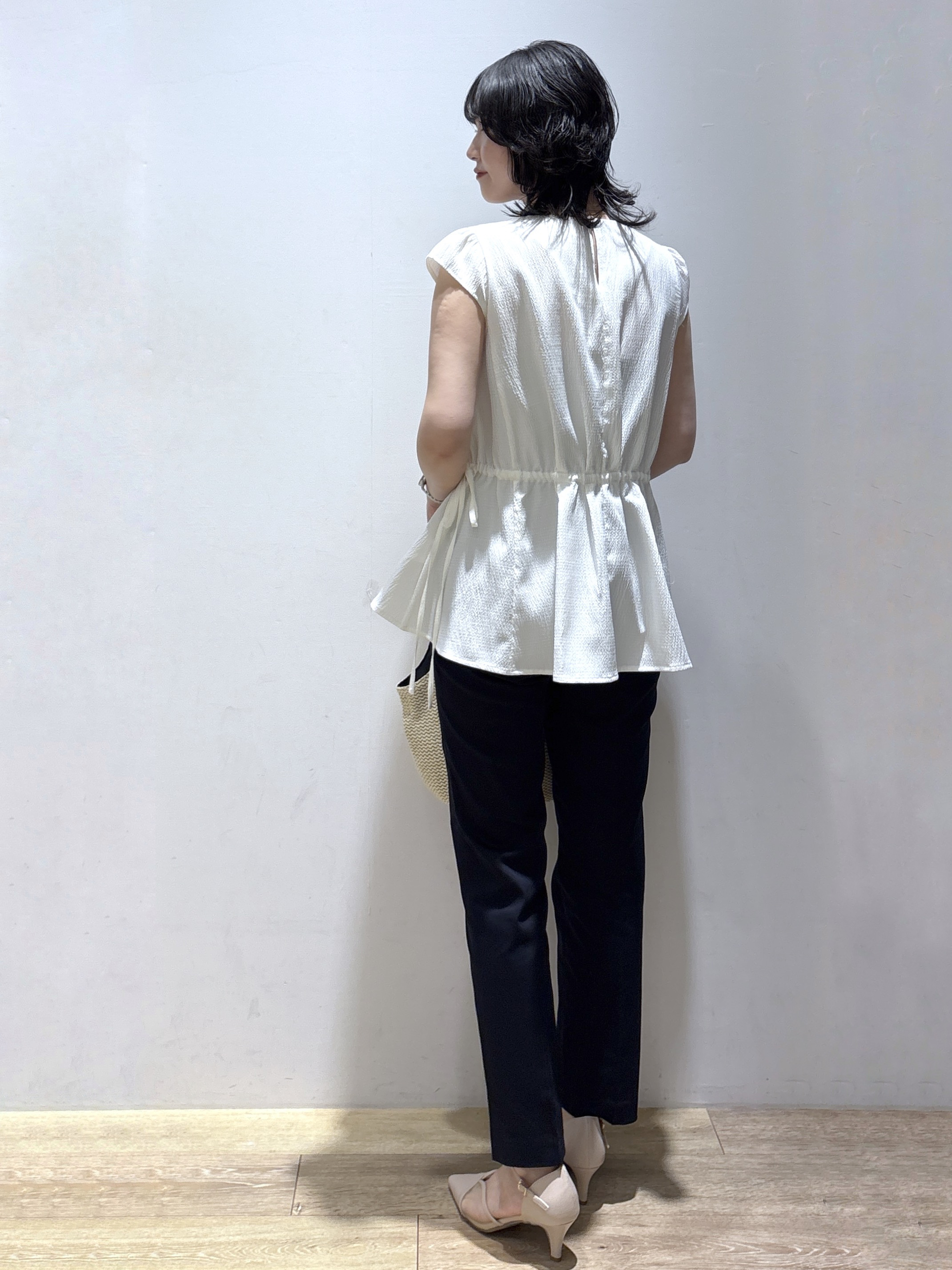 mizukiさんの「index｜シボサイドリボンペプラムブラウス【洗濯機OK／防シワ／ストレッチ／イージーアイロン】」を使ったコーディネート