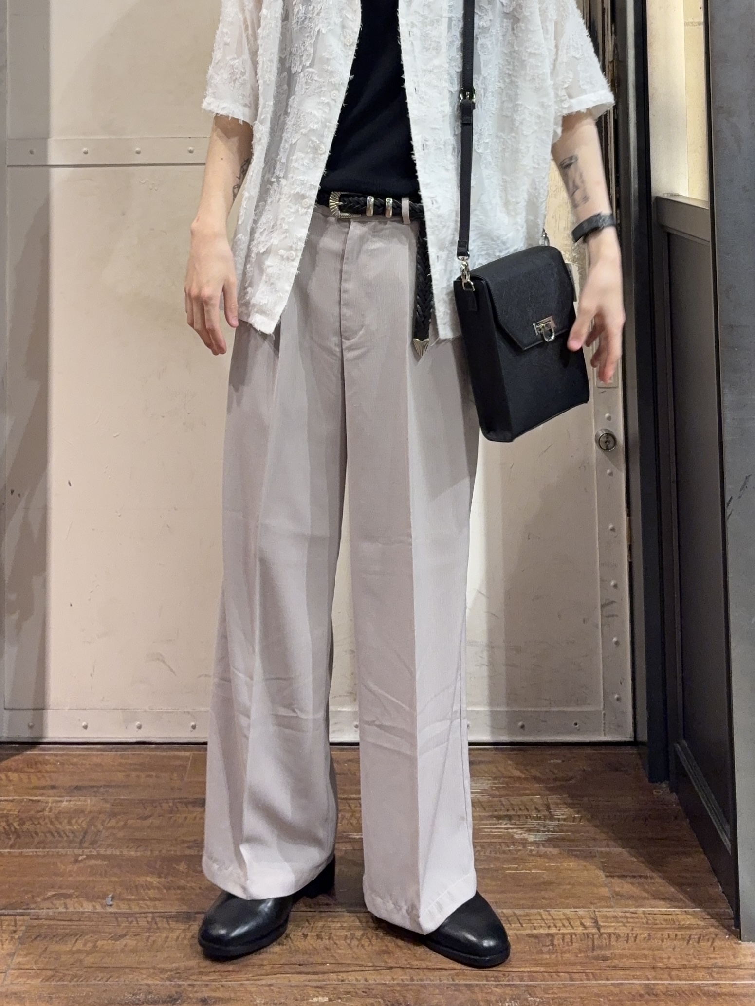 Nさんの「tk.TAKEO KIKUCHI｜テッククレープワイドストレートパンツ」を使ったコーディネート