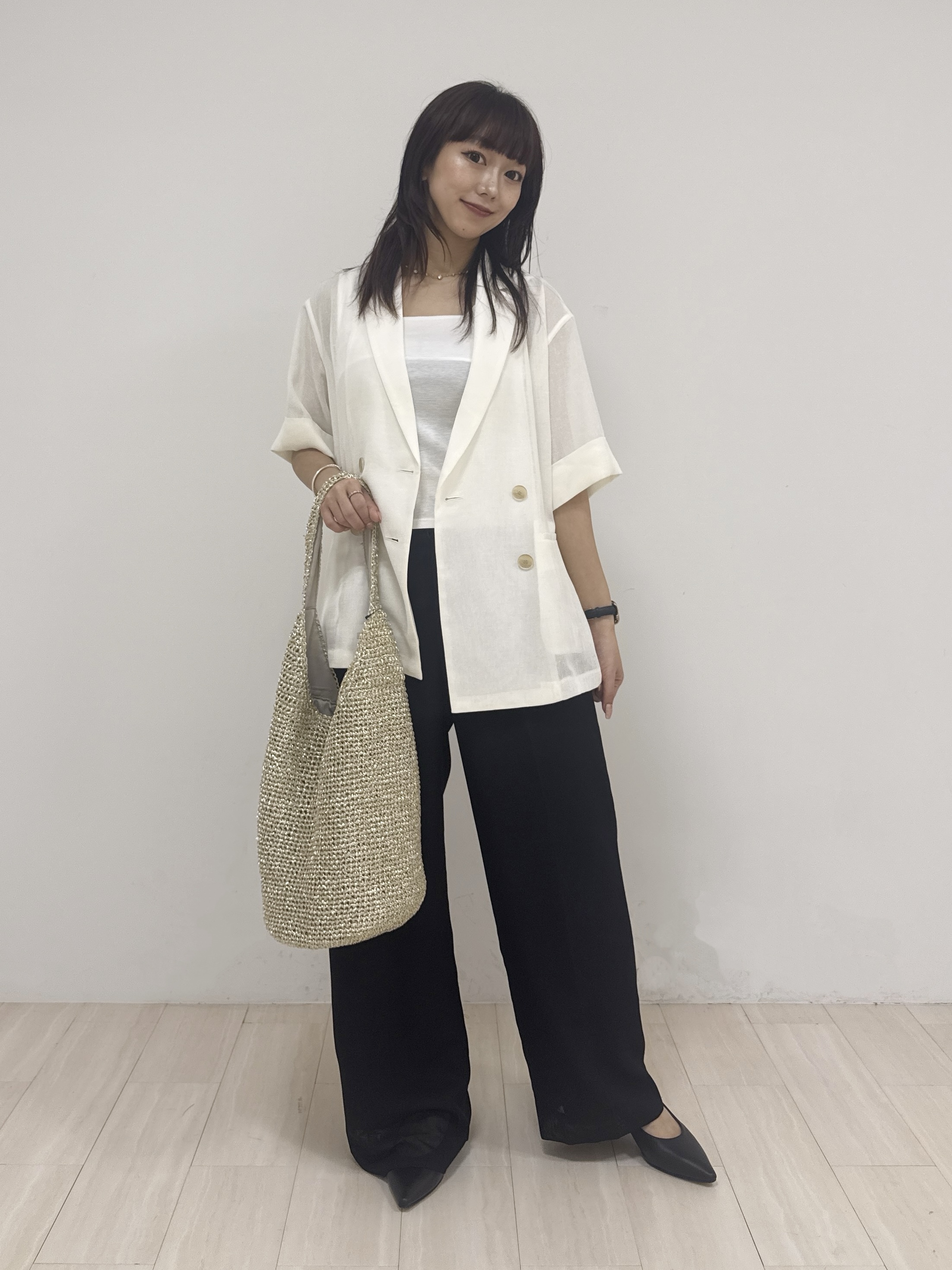 萩原 優里菜さんの「INDIVI｜【洗える／メッシュ素材／SETUP可能】半袖シアージャケット」を使ったコーディネート