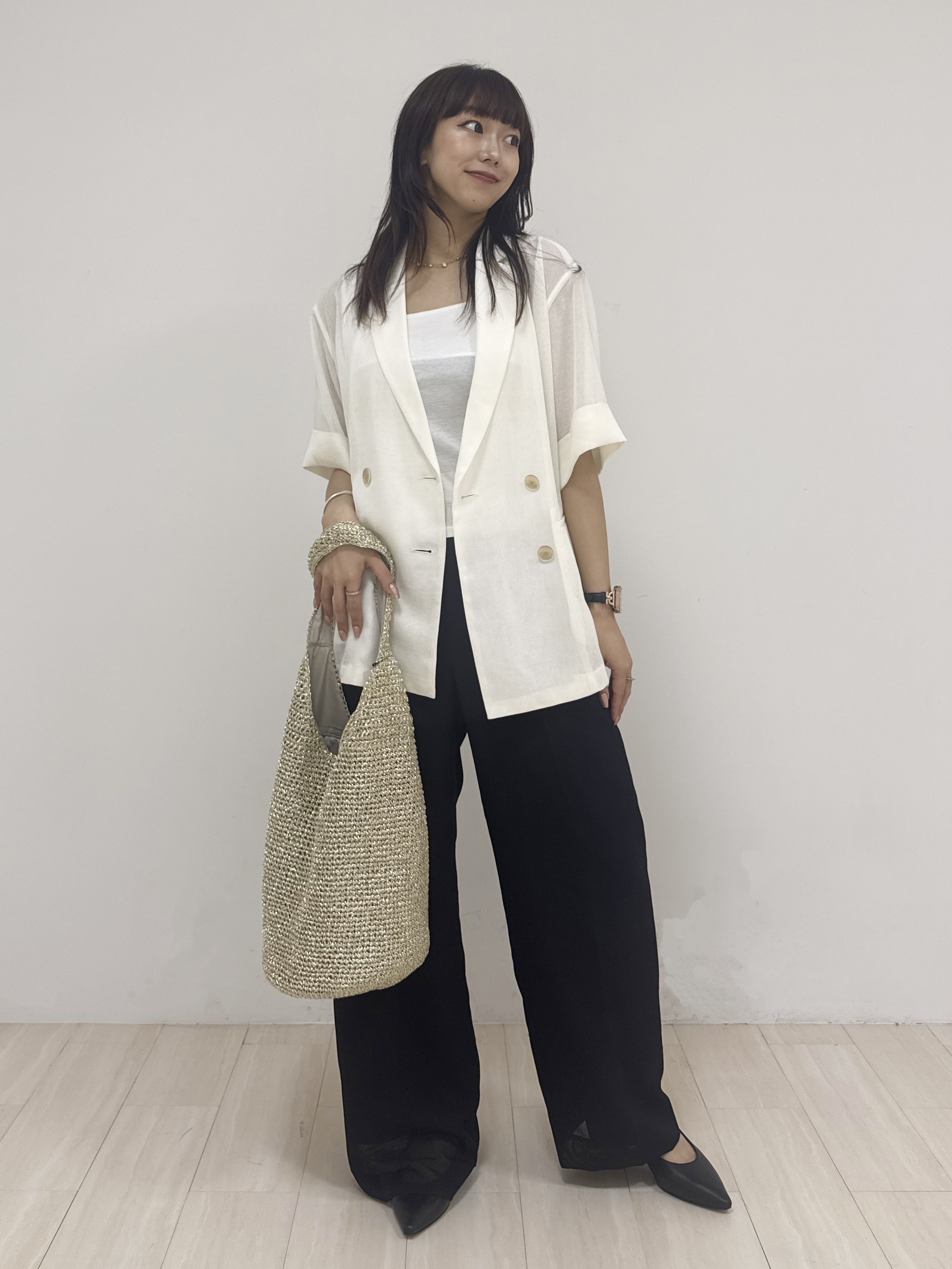 萩原 優里菜さんの「INDIVI｜【洗える／メッシュ素材／SETUP可能】半袖シアージャケット」を使ったコーディネート