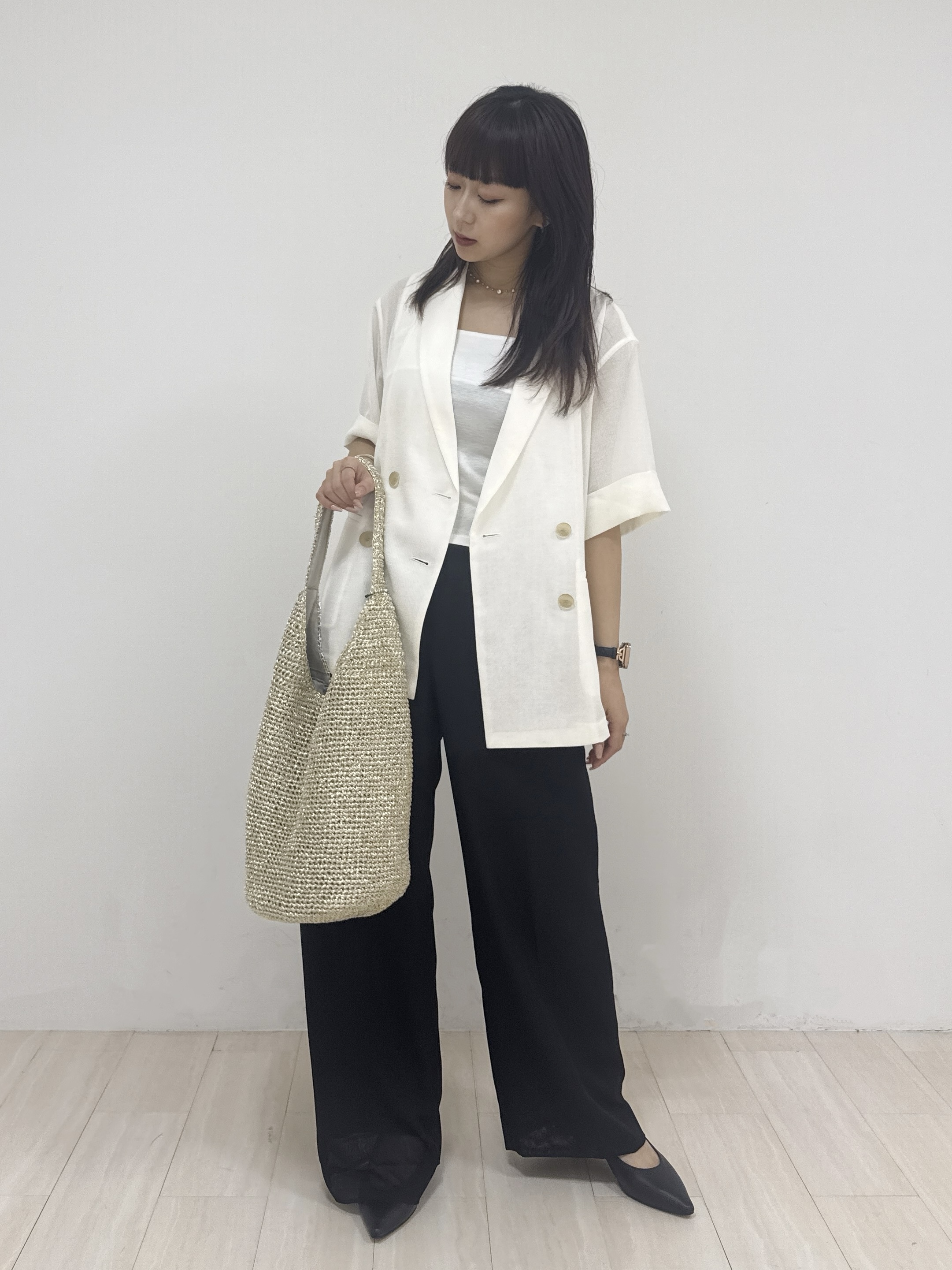萩原 優里菜さんの「INDIVI｜【洗える／メッシュ素材／SETUP可能】半袖シアージャケット」を使ったコーディネート