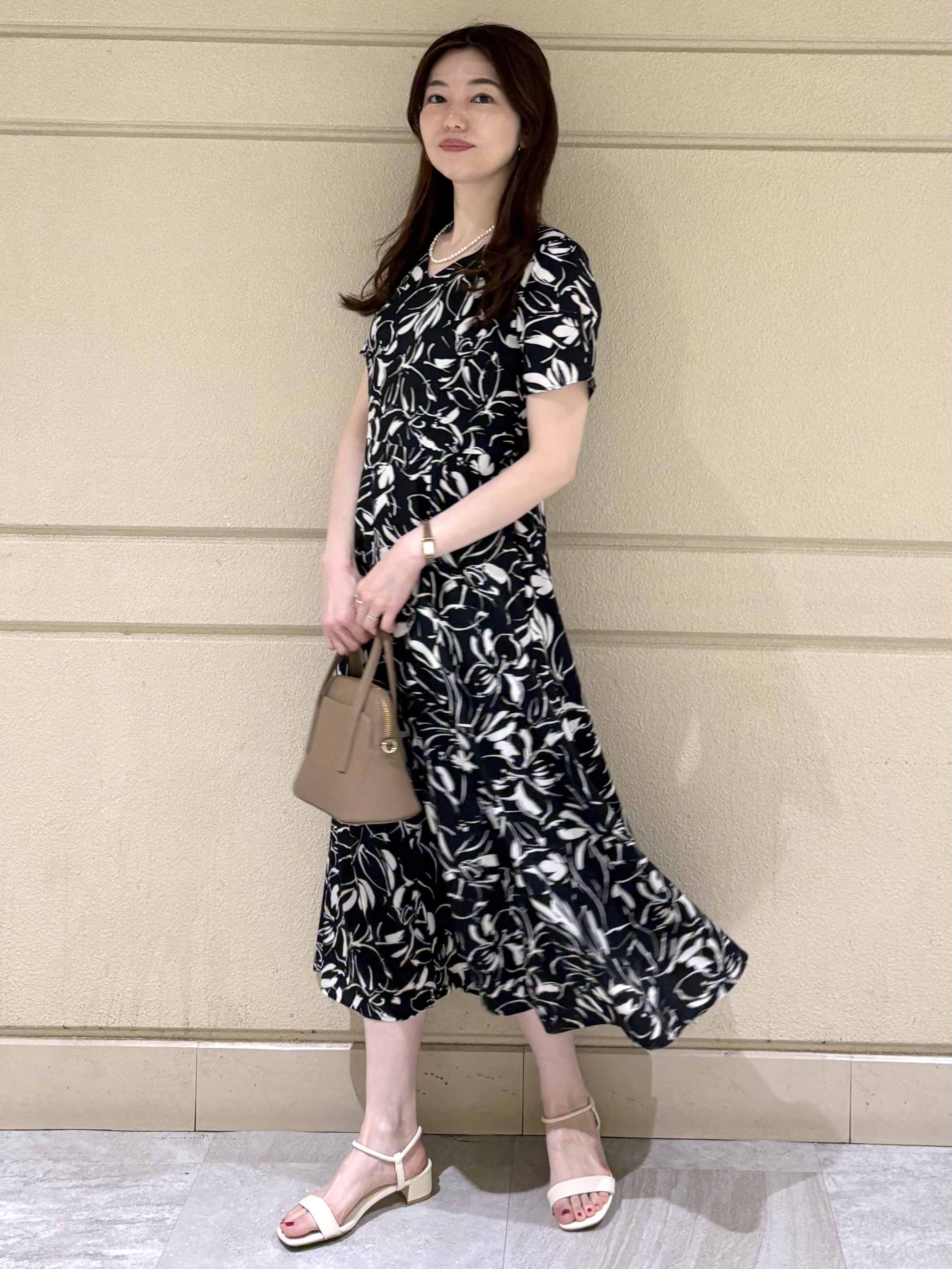 sakiさんの「COUP DE CHANCE｜【手洗い可／日本製】フラワープリントワンピース」を使ったコーディネート