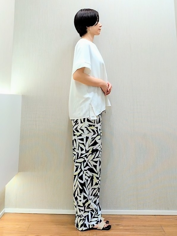 ミズタさんの「UNTITLED｜【セットアップ可/UVカット/前後2WAY】リラクシーフレンチスリーブブラウス」を使ったコーディネート