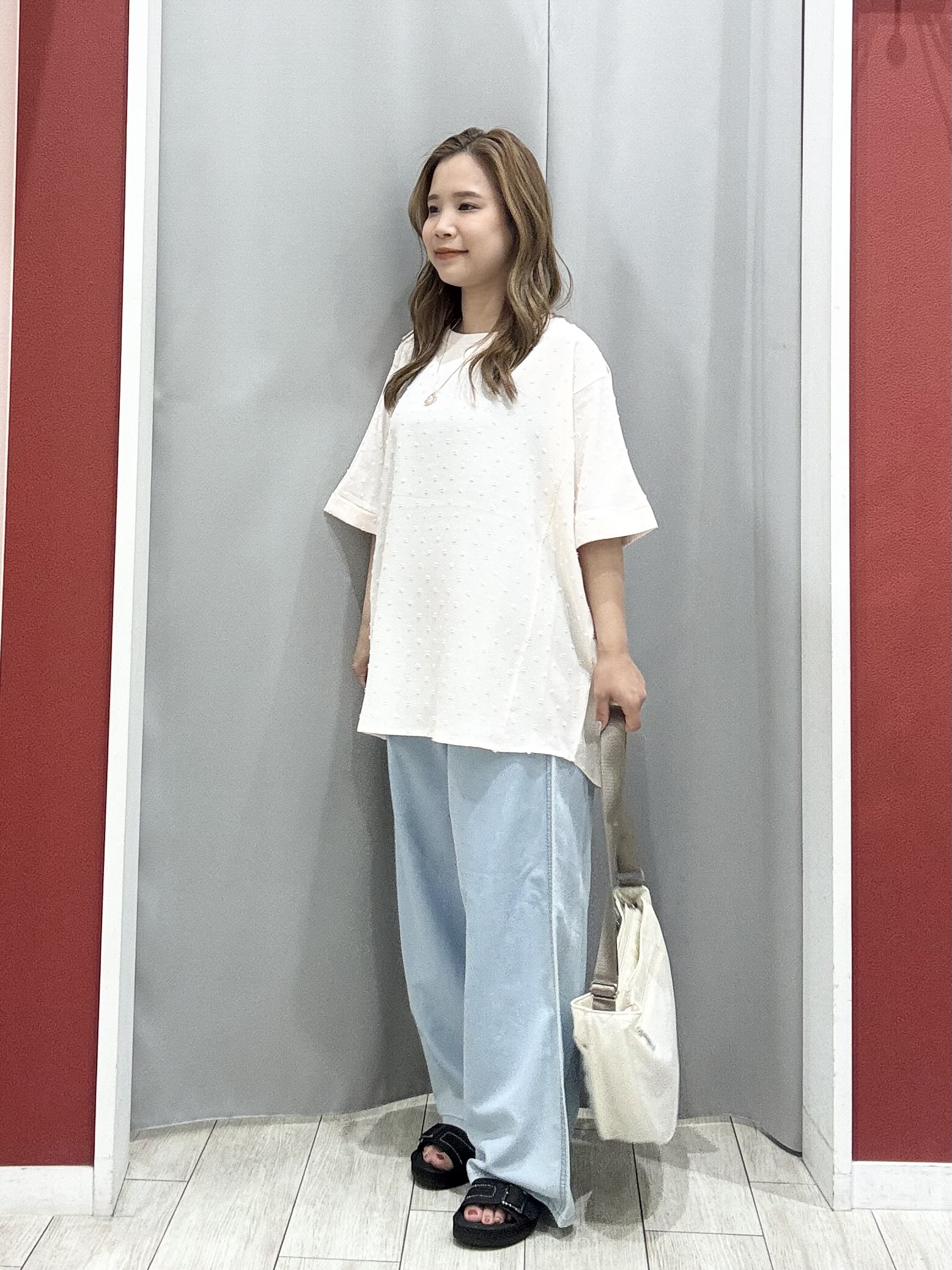 shioさんの「SHOO･LA･RUE｜【洗濯機可/S-LL】オンにもオフにも マルチに使えるボタンレスカーディガン」を使ったコーディネート