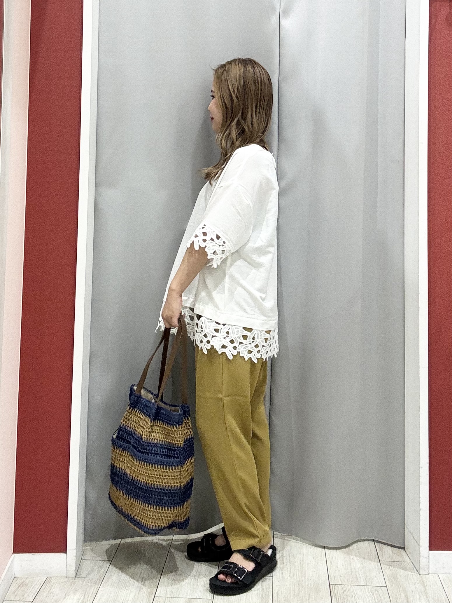 shioさんの「SHOO･LA･RUE｜【洗濯後しわになりにくい/S-LL】コーデの主役になる レース付きブラウス」を使ったコーディネート