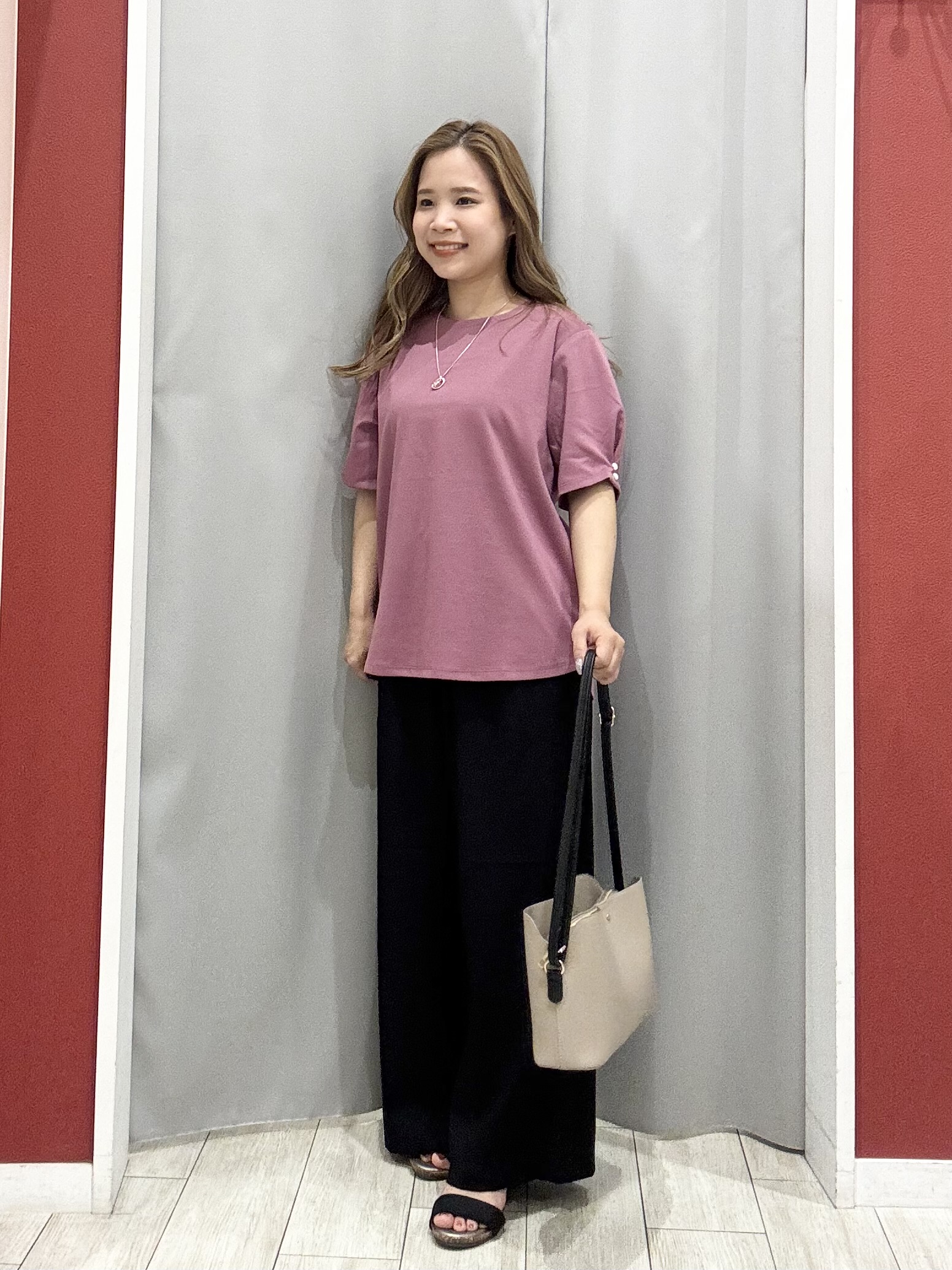 shioさんの「SHOO･LA･RUE｜【2点セット/洗濯機可/S-LL】ネックレス付き お袖パールブラウス」を使ったコーディネート