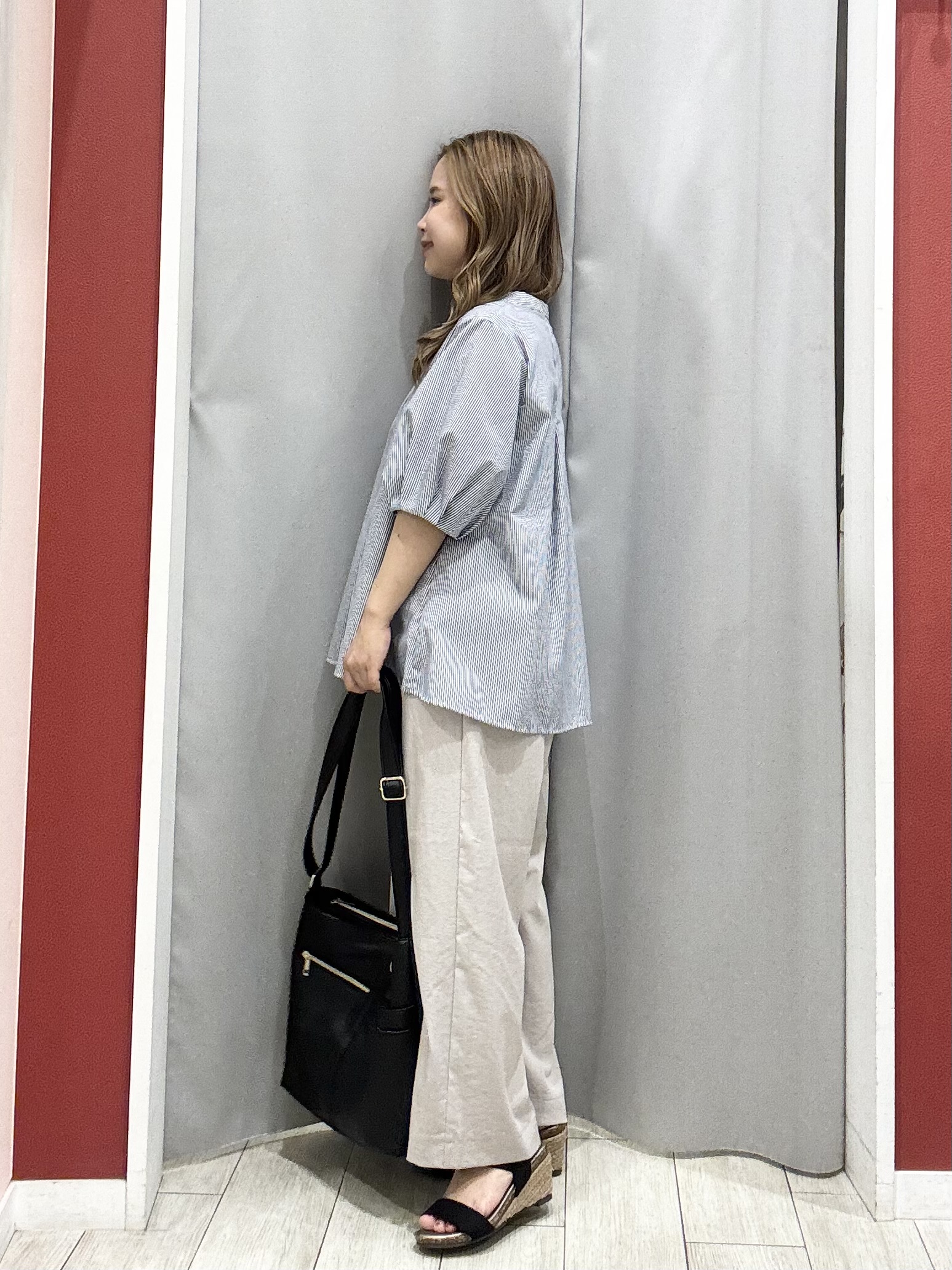 shioさんの「SHOO･LA･RUE｜【高レビュー/洗濯後しわになりにくい/インせず着られる】自然に体型カバー 麻調ペプラムブラウス」を使ったコーディネート