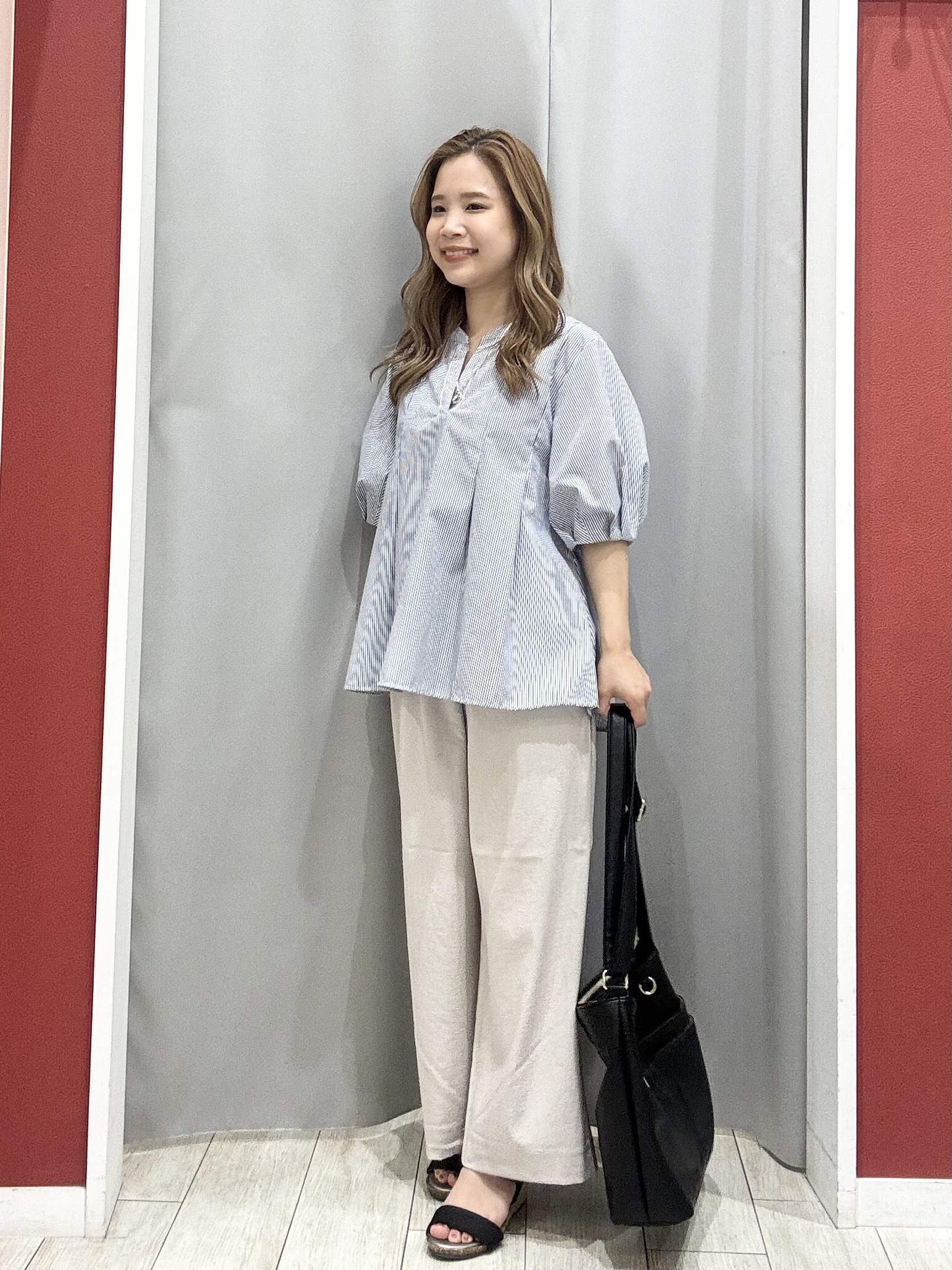 shioさんの「SHOO･LA･RUE｜【高レビュー/洗濯後しわになりにくい/インせず着られる】自然に体型カバー 麻調ペプラムブラウス」を使ったコーディネート