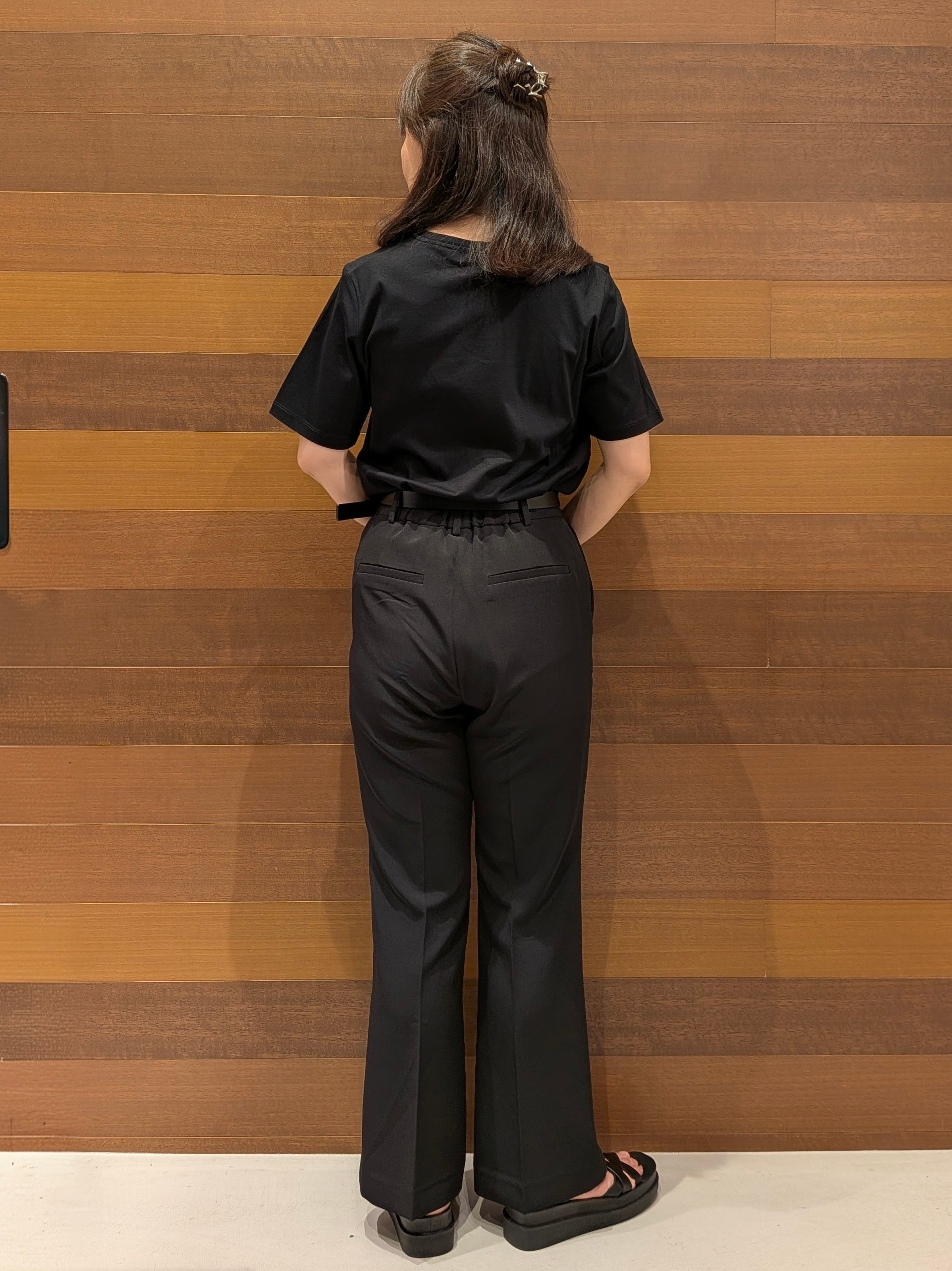 momoさんの「OPAQUE.CLIP｜ベーシックTシャツ／オーガニックコットン混【洗濯機OK】」を使ったコーディネート