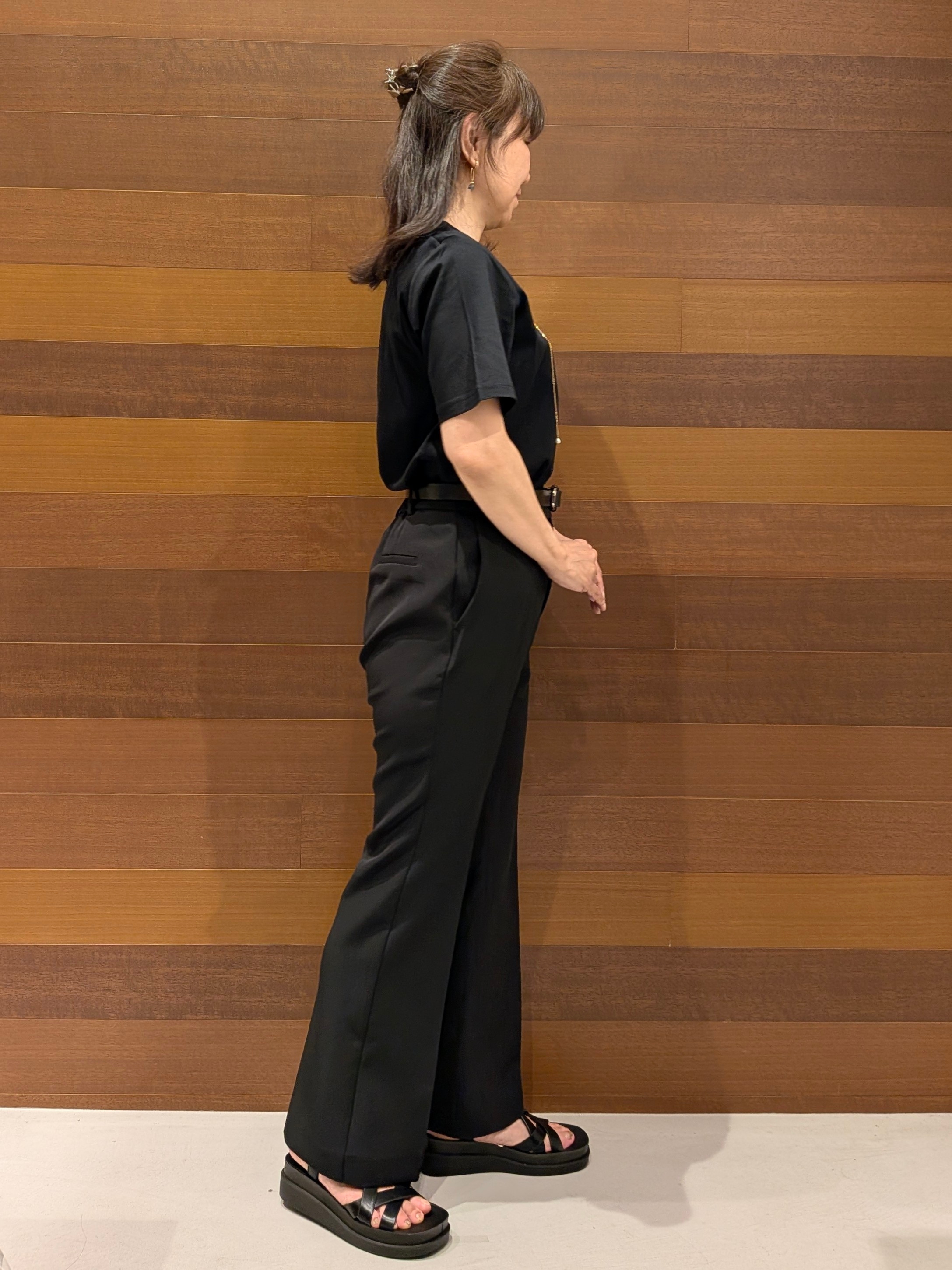 momoさんの「OPAQUE.CLIP｜ベーシックTシャツ／オーガニックコットン混【洗濯機OK】」を使ったコーディネート