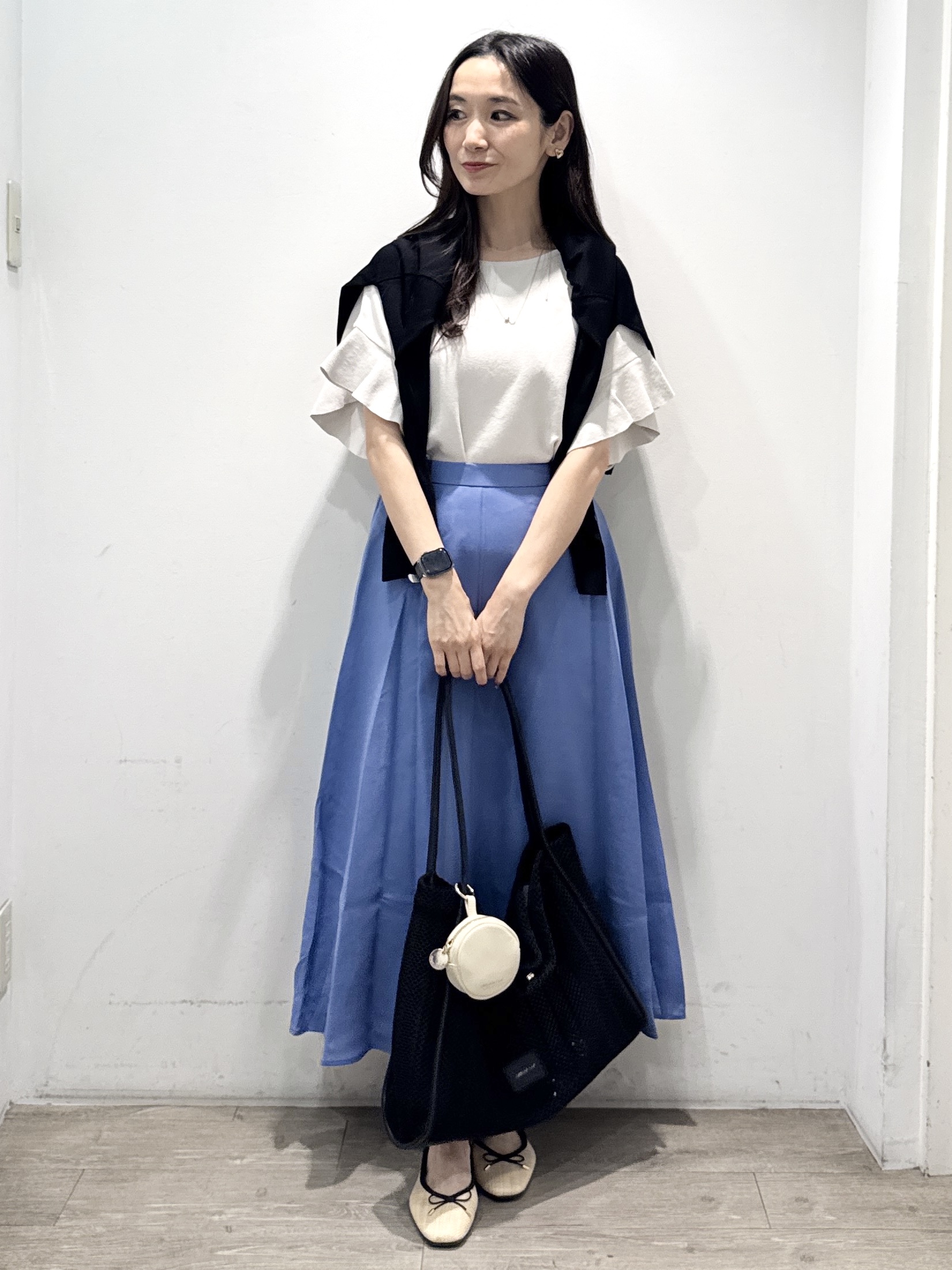 yuicciさんの「OPAQUE.CLIP｜【UV／接触冷感】Vネックリラクシーニットカーディガン《洗濯機OK／抗ピル》」を使ったコーディネート