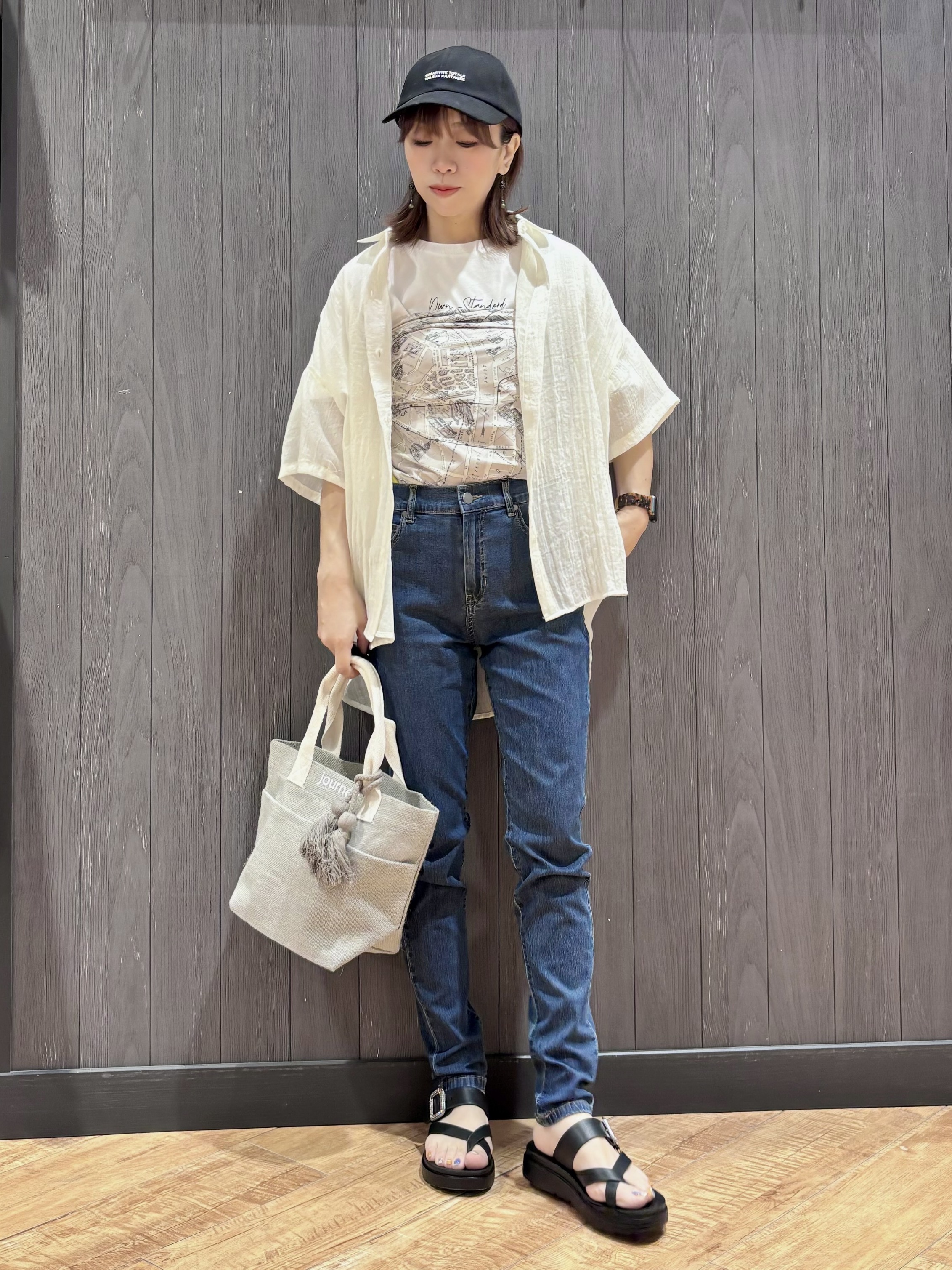 meiさんの「SHOO･LA･RUE｜ヒップがすっぽり隠れる やわらか5分袖シアーシャツ」を使ったコーディネート