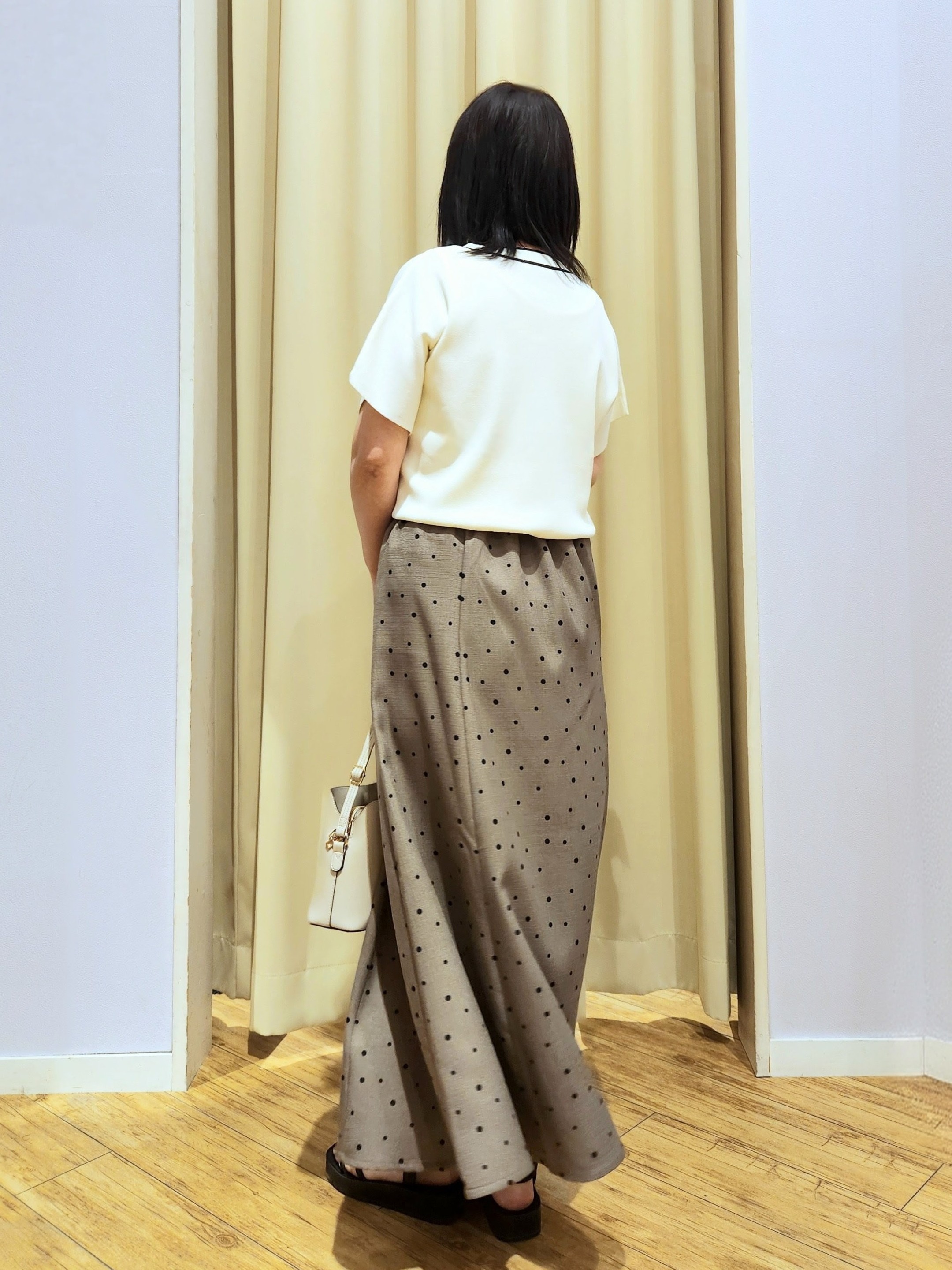 くまさんの「SHOO･LA･RUE｜【高レビュー/毎日洗える/UV】二の腕も隠せる 配色ボウタイニット」を使ったコーディネート