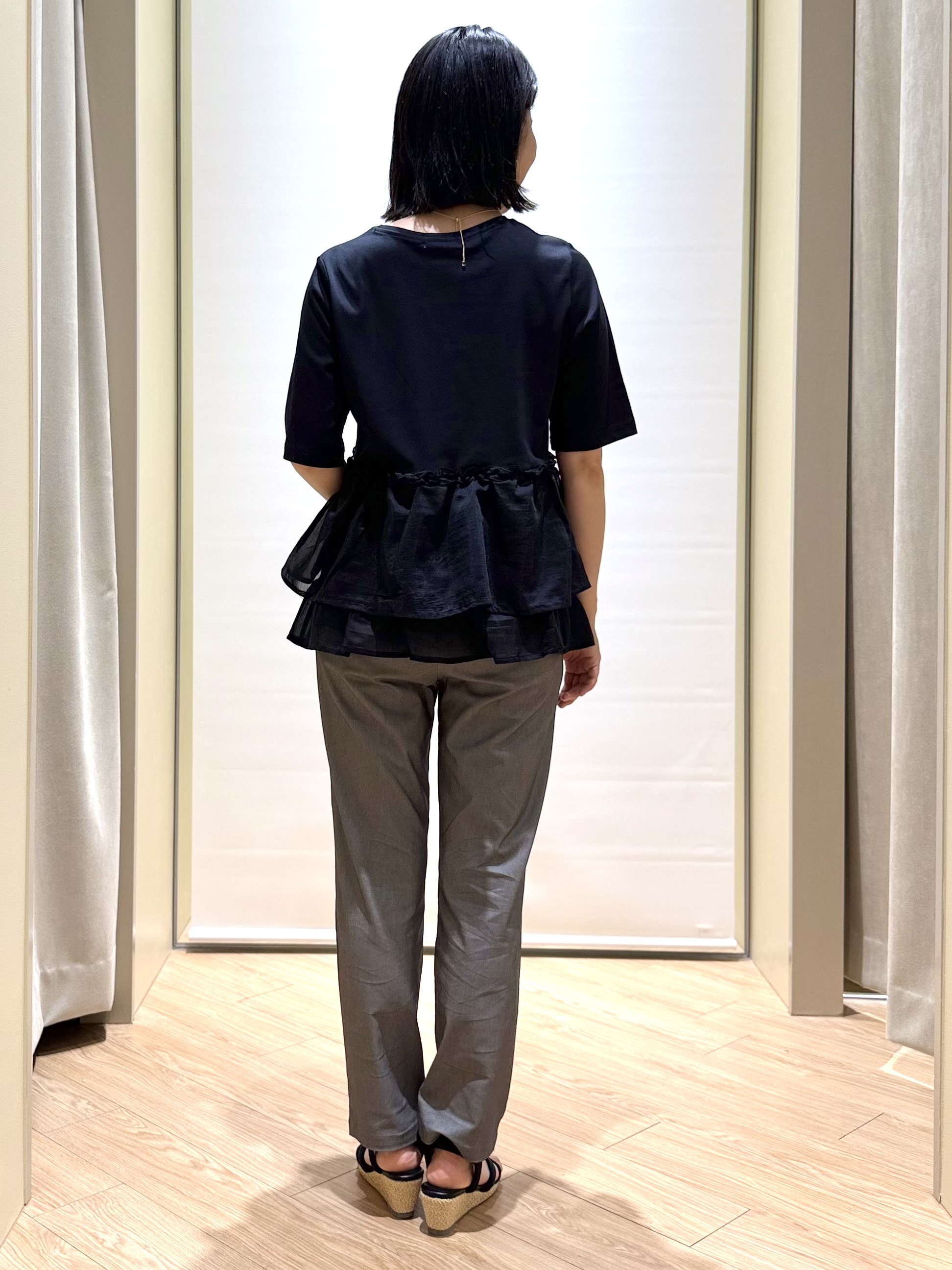 あんりさんの「grove｜【体型カバー】INせず決まる、ウエストシアーフリルTシャツ」を使ったコーディネート