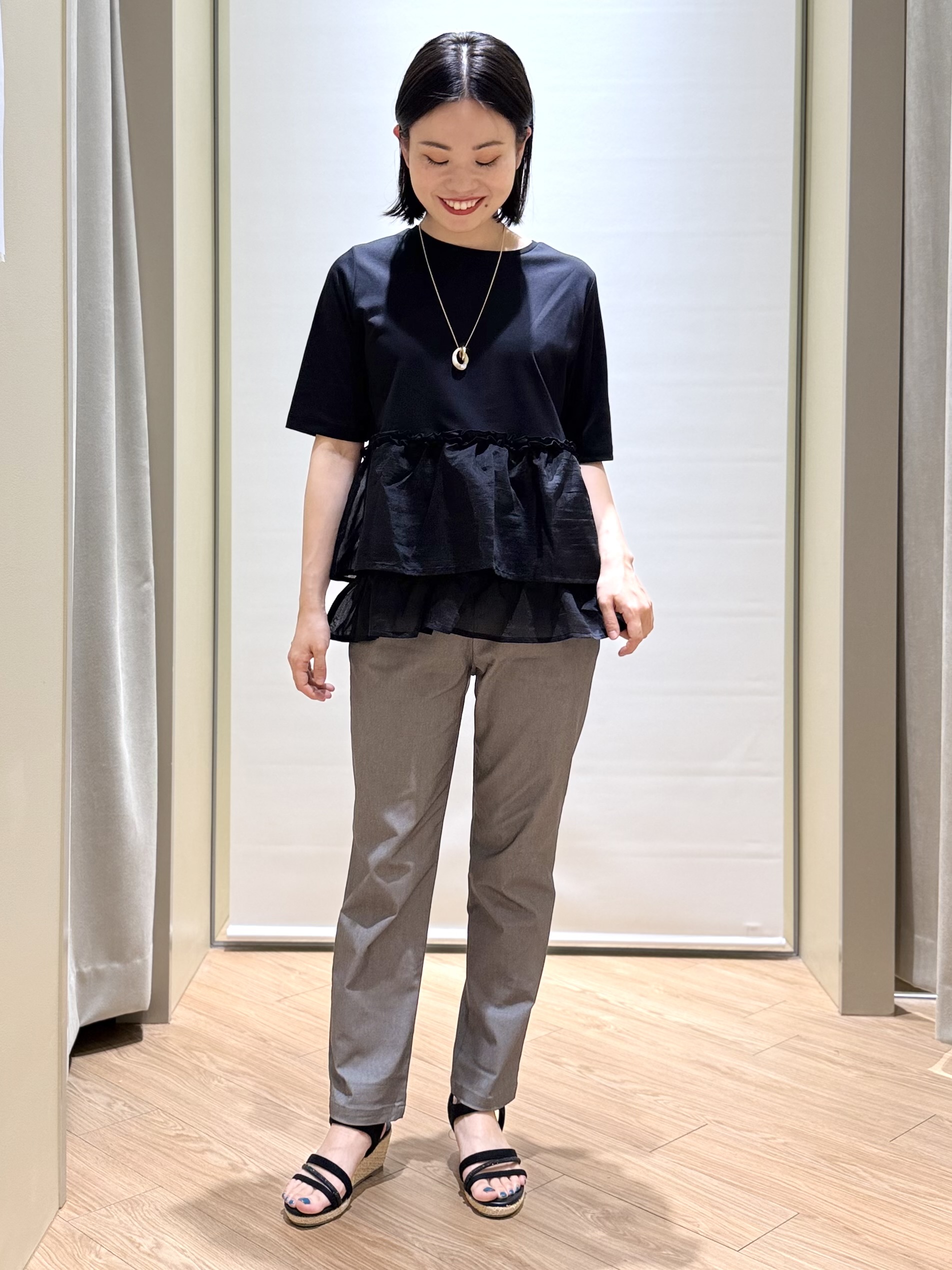 あんりさんの「grove｜【体型カバー】INせず決まる、ウエストシアーフリルTシャツ」を使ったコーディネート