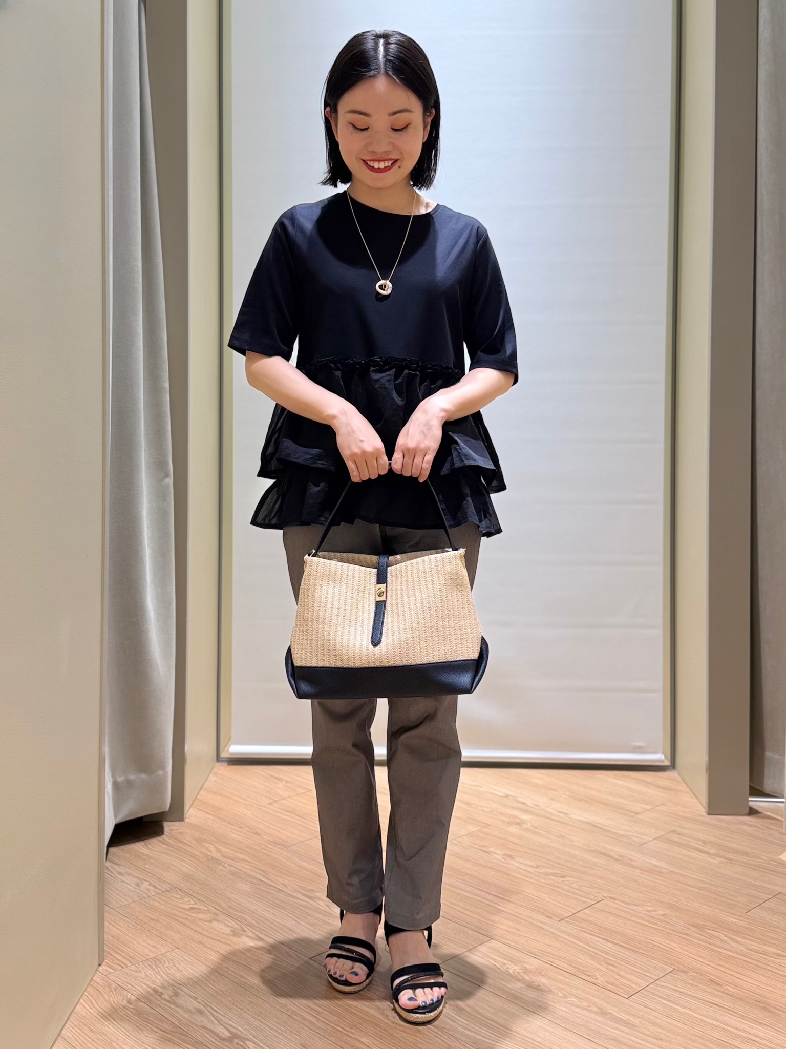 あんりさんの「grove｜【体型カバー】INせず決まる、ウエストシアーフリルTシャツ」を使ったコーディネート